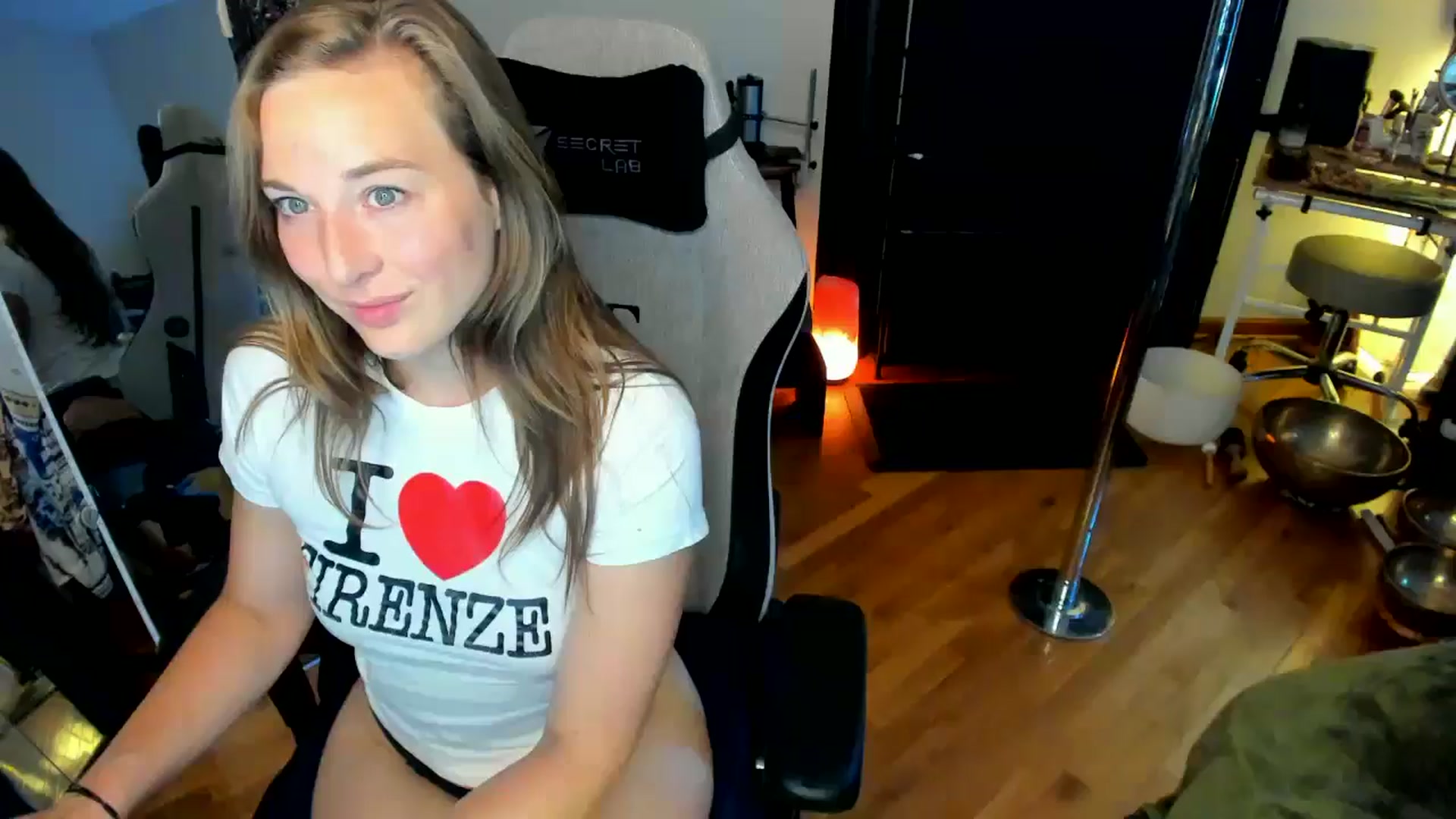 Gallery image thumbnail from She_is_Sam's myfreecams stream on, 07/20/2024, 07:07 image 1 of 20