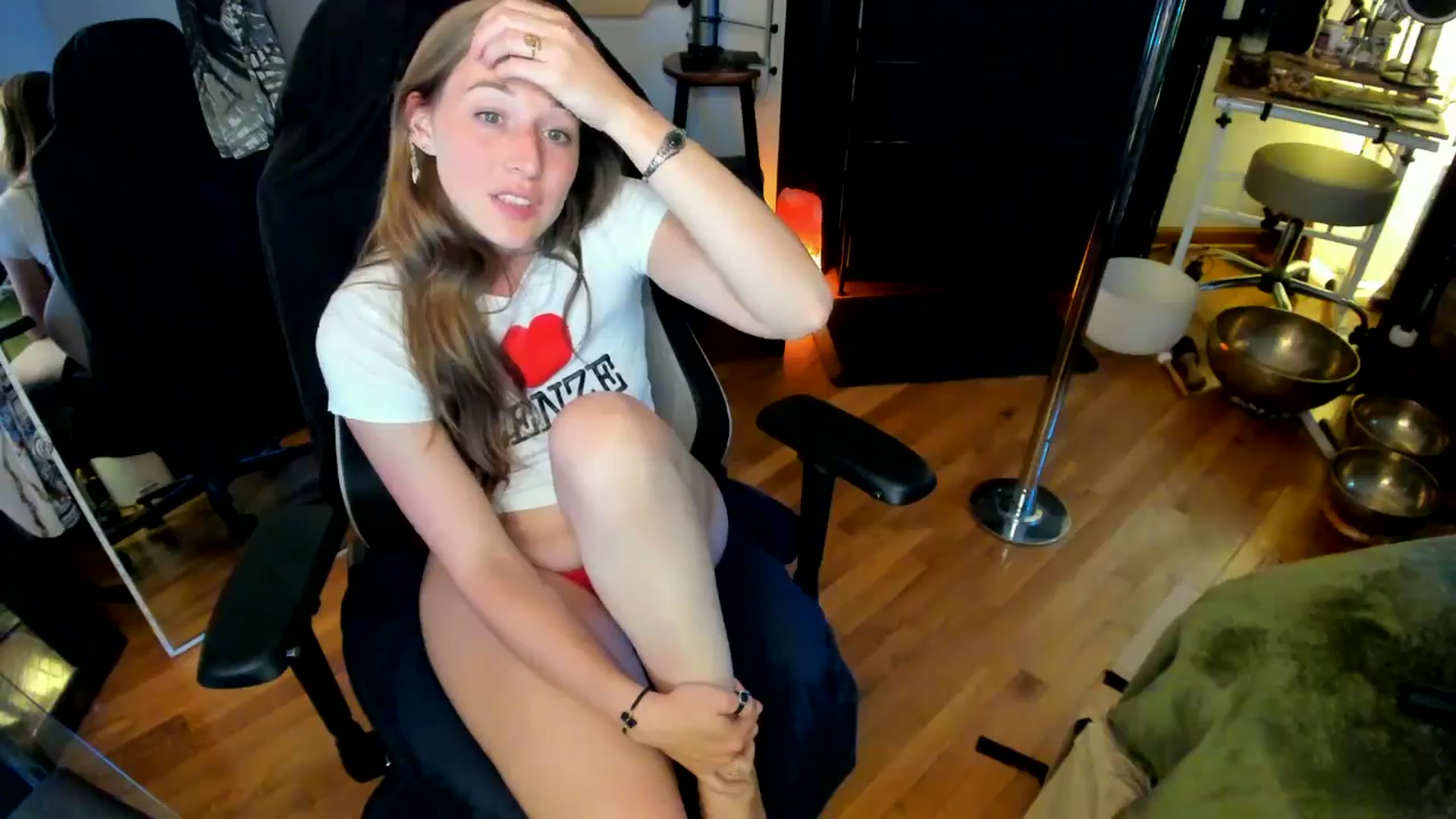 Gallery image thumbnail from She_is_Sam's myfreecams stream on, 07/23/2024, 02:06 image 4 of 20