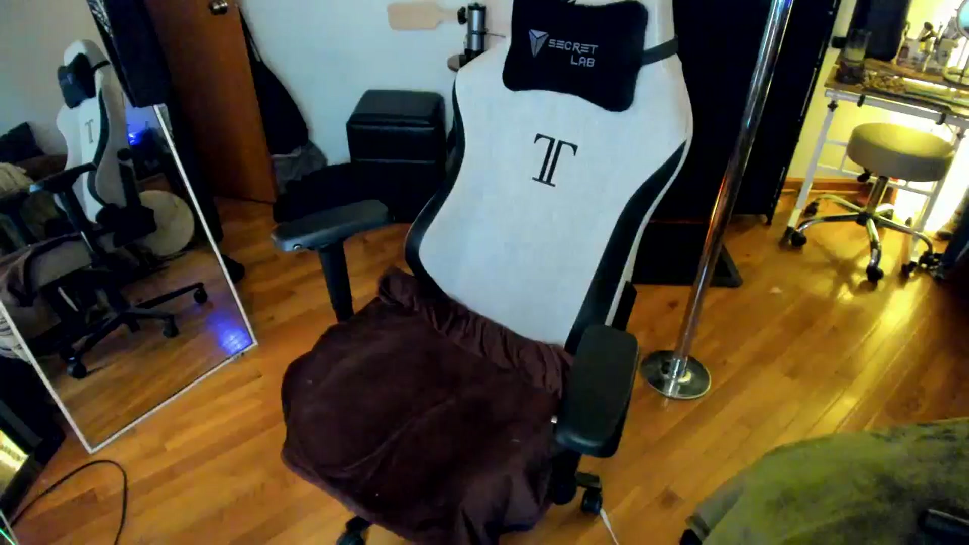 Gallery image thumbnail from She_is_Sam's myfreecams stream on, 07/29/2024, 19:06 image 9 of 20