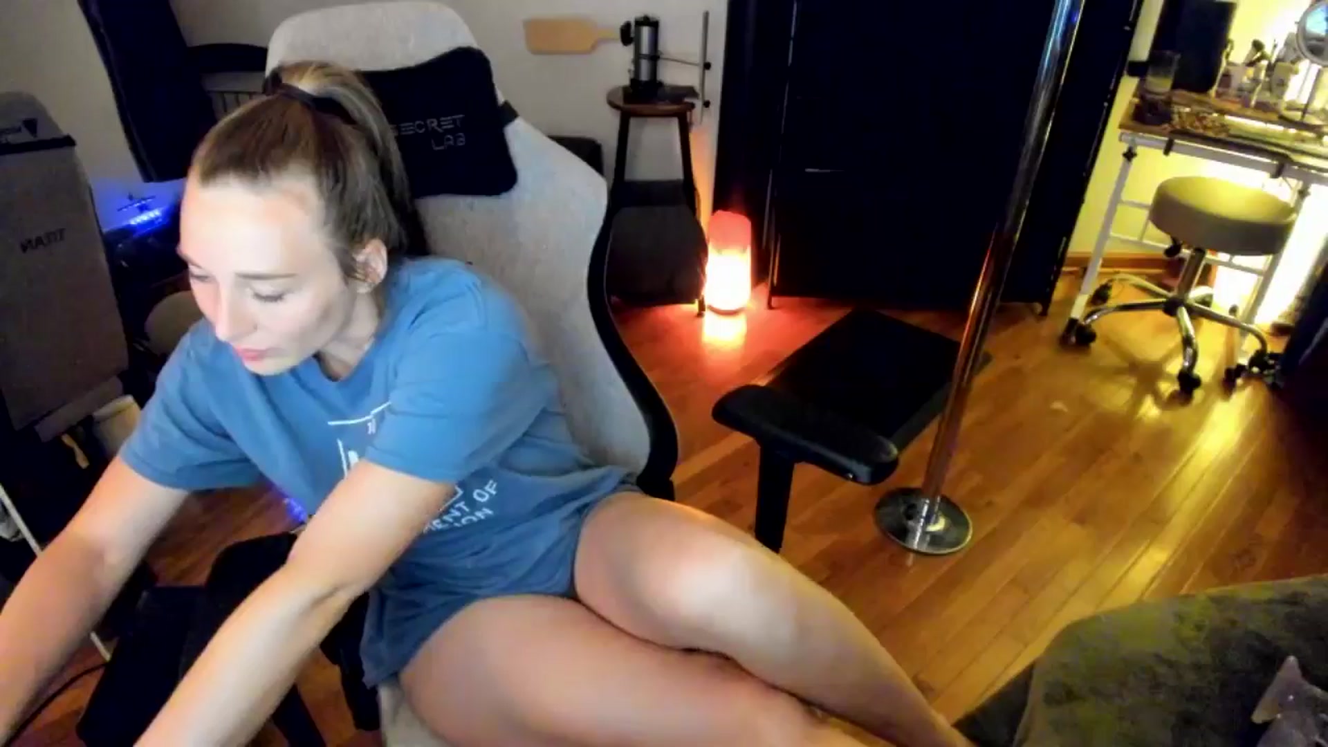 Gallery image thumbnail from She_is_Sam's myfreecams stream on, 08/03/2024, 08:38 image 3 of 20