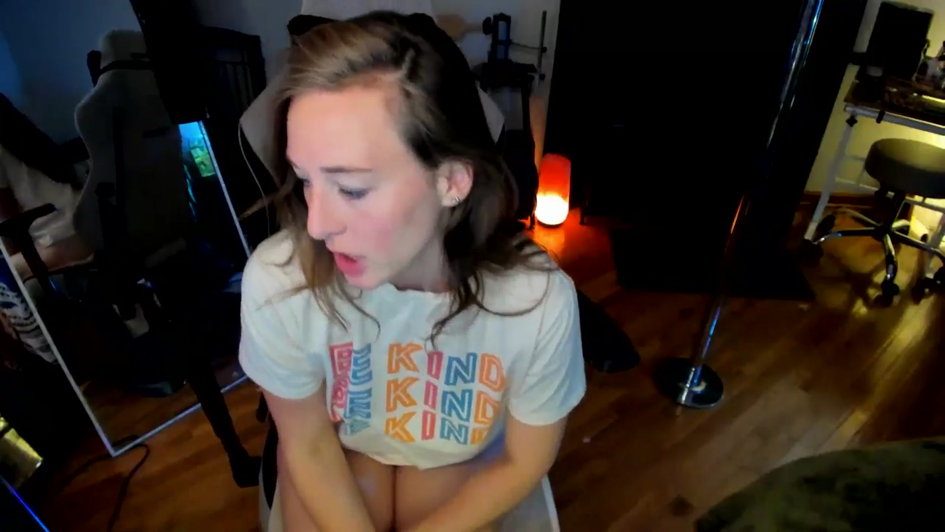 Gallery image thumbnail from She_is_Sam's myfreecams stream on, 08/08/2024, 04:01 image 8 of 20