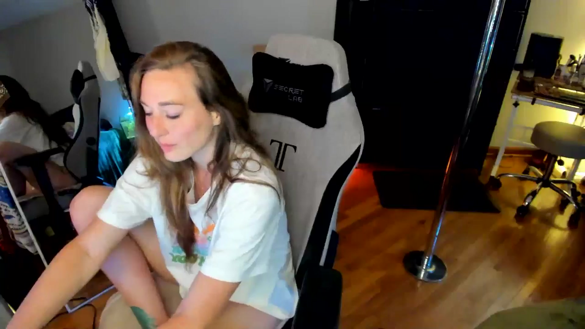 Gallery image thumbnail from She_is_Sam's myfreecams stream on, 08/10/2024, 06:17 image 20 of 20
