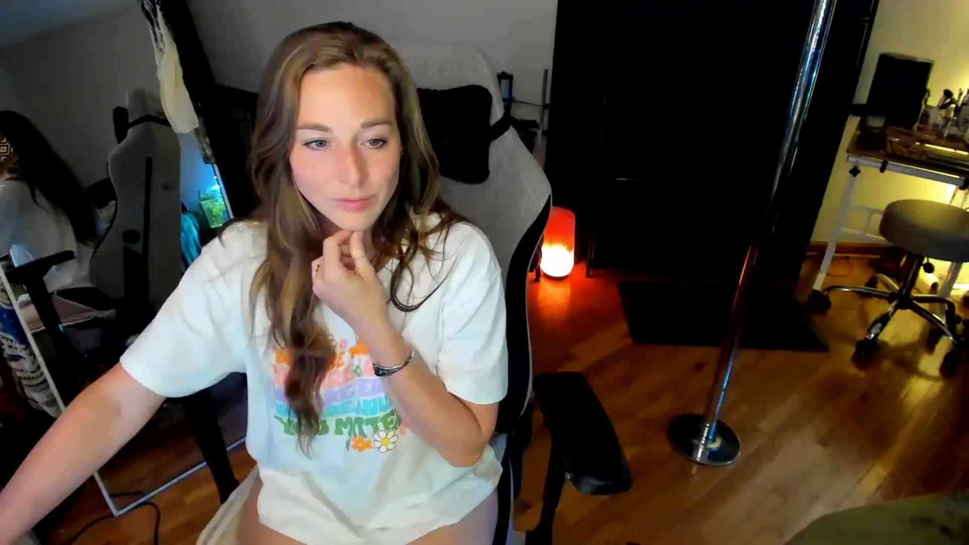 Gallery image thumbnail from She_is_Sam's myfreecams stream on, 08/10/2024, 06:17 image 17 of 20
