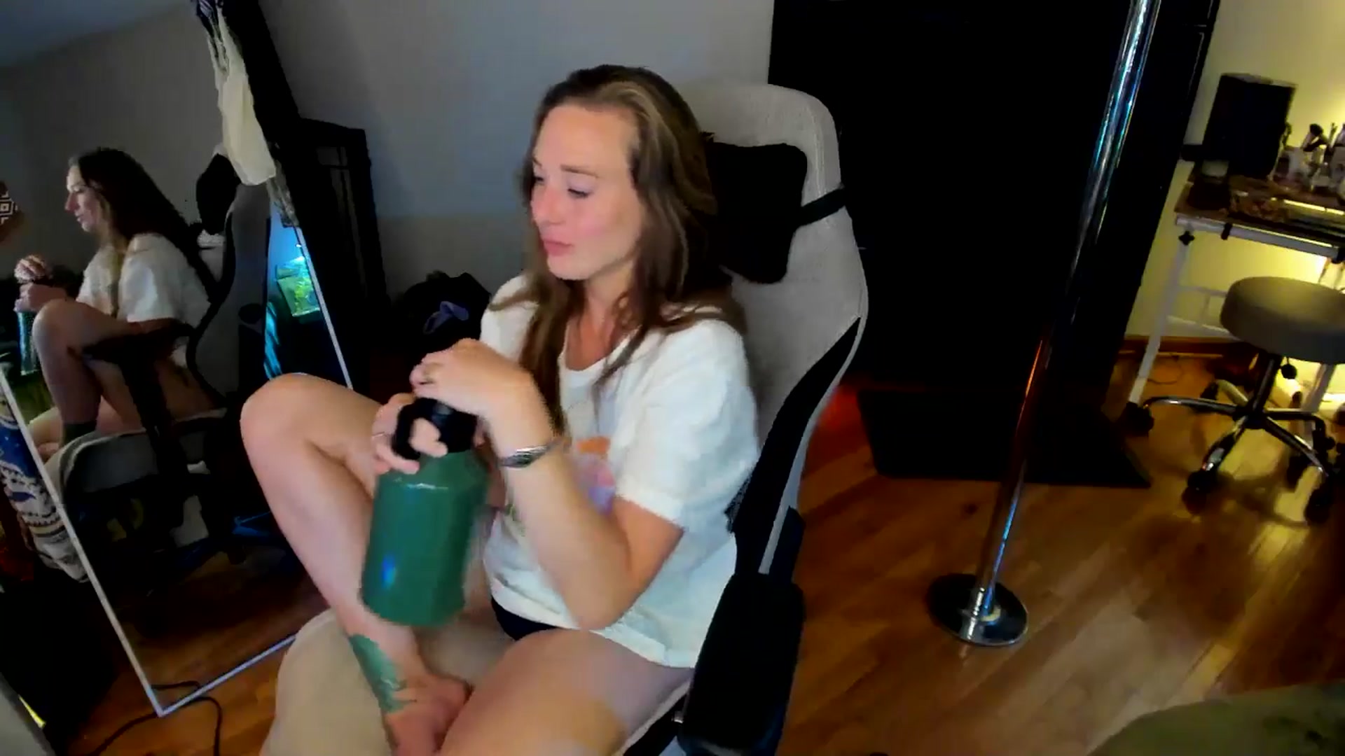 Gallery image thumbnail from She_is_Sam's myfreecams stream on, 08/10/2024, 06:17 image 19 of 20