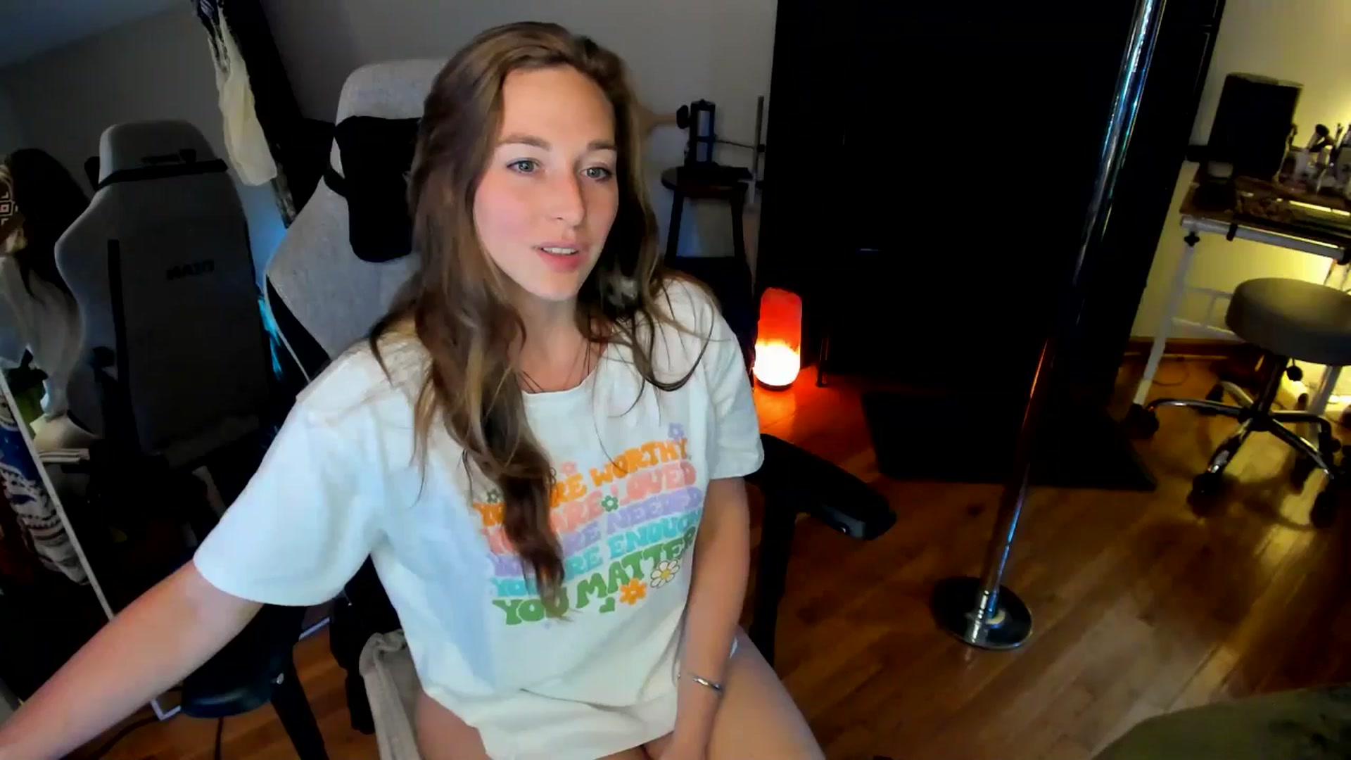 Gallery image thumbnail from She_is_Sam's myfreecams stream on, 08/10/2024, 06:17 image 16 of 20