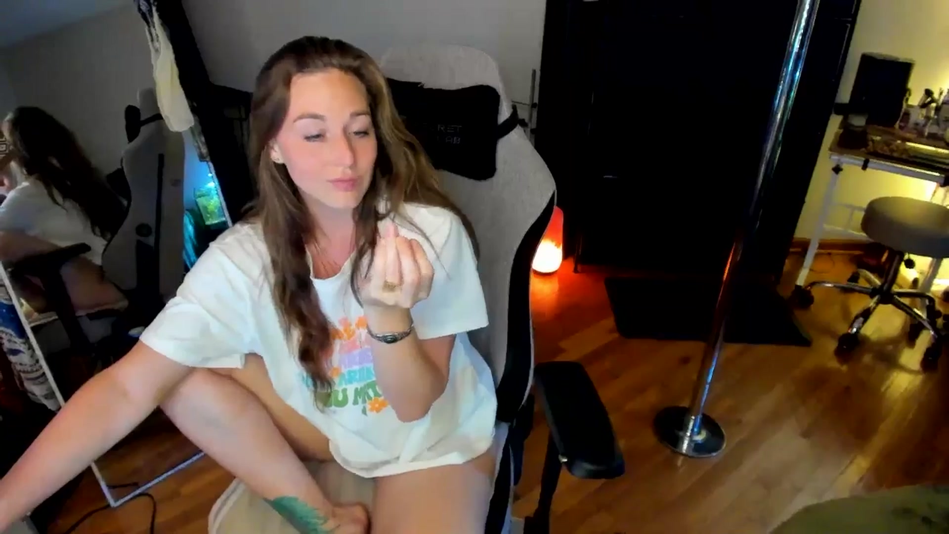 Gallery image thumbnail from She_is_Sam's myfreecams stream on, 08/10/2024, 06:17 image 18 of 20