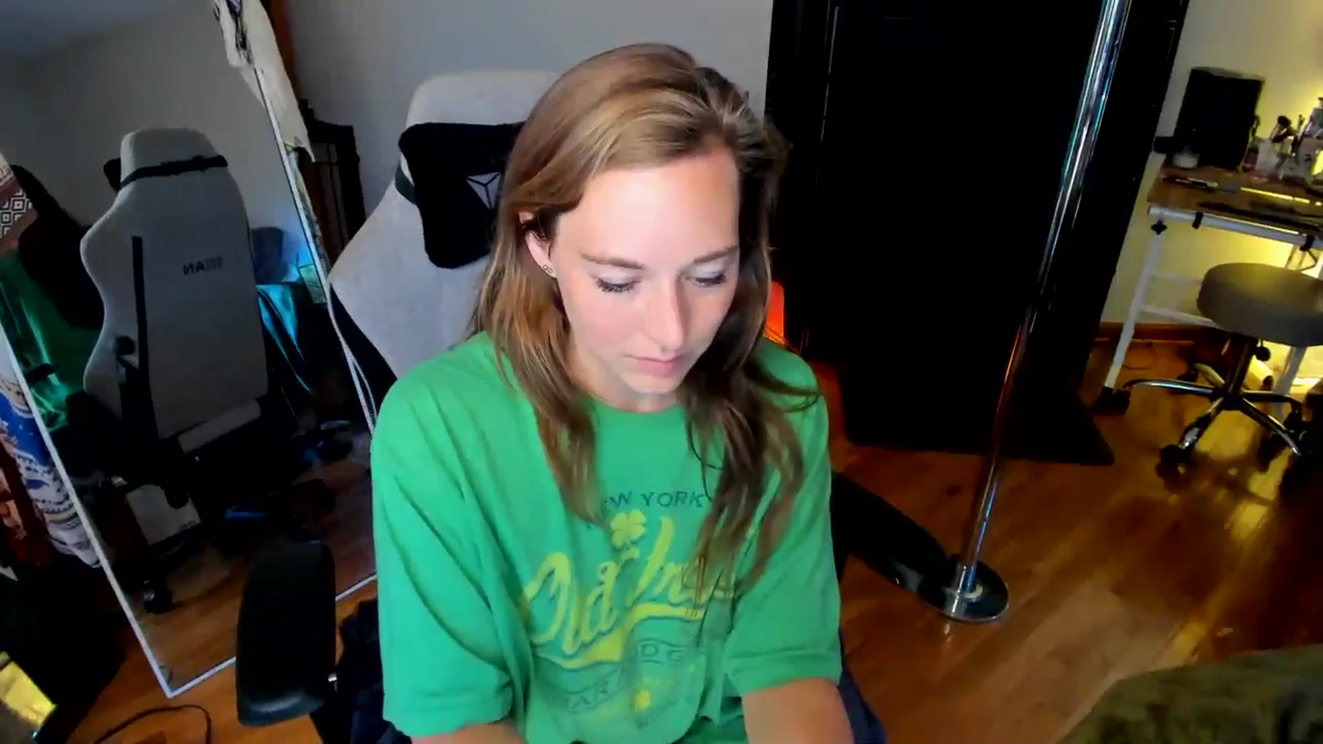 Gallery image thumbnail from She_is_Sam's myfreecams stream on, 08/28/2024, 18:59 image 20 of 20