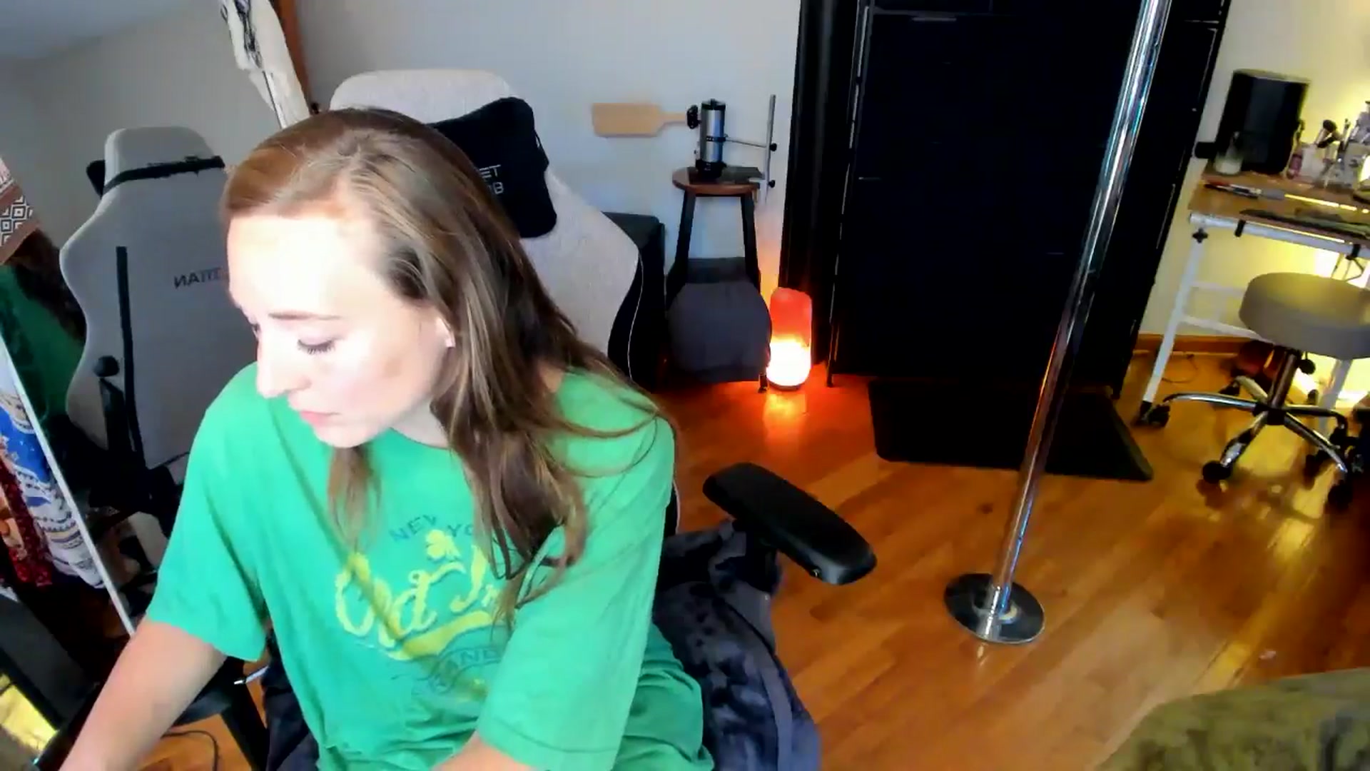 Gallery image thumbnail from She_is_Sam's myfreecams stream on, 08/28/2024, 18:59 image 19 of 20