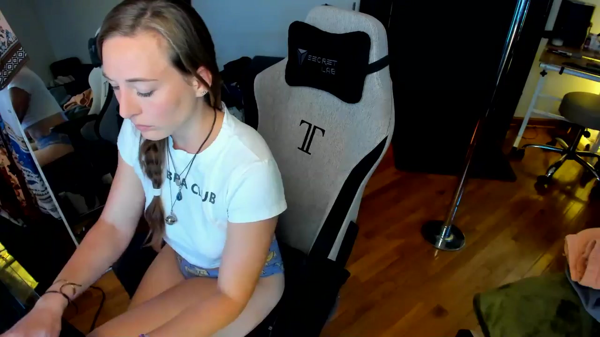 Gallery image thumbnail from She_is_Sam's myfreecams stream on, 09/04/2024, 17:10 image 17 of 20