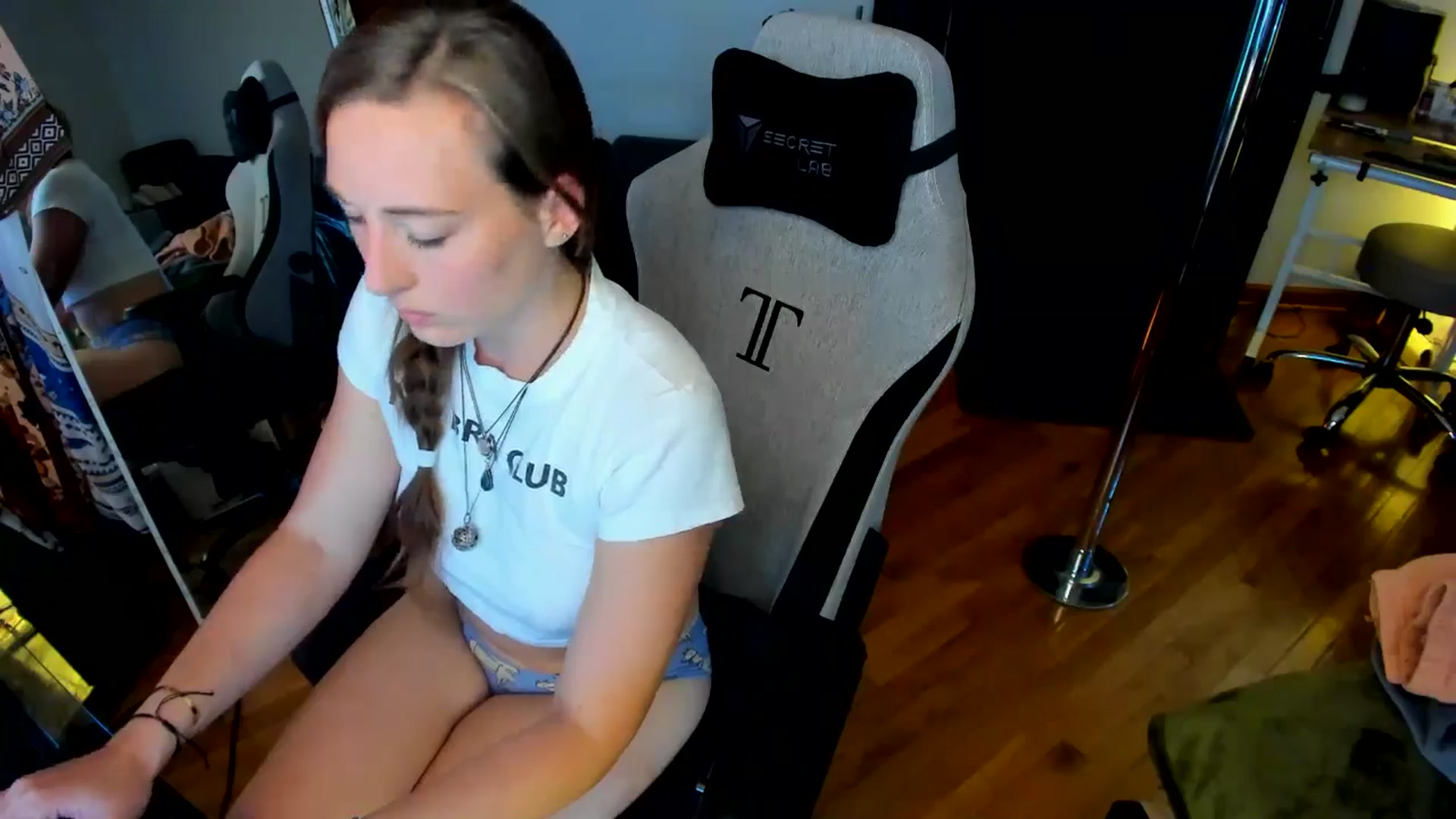 Gallery image thumbnail from She_is_Sam's myfreecams stream on, 09/04/2024, 17:10 image 16 of 20