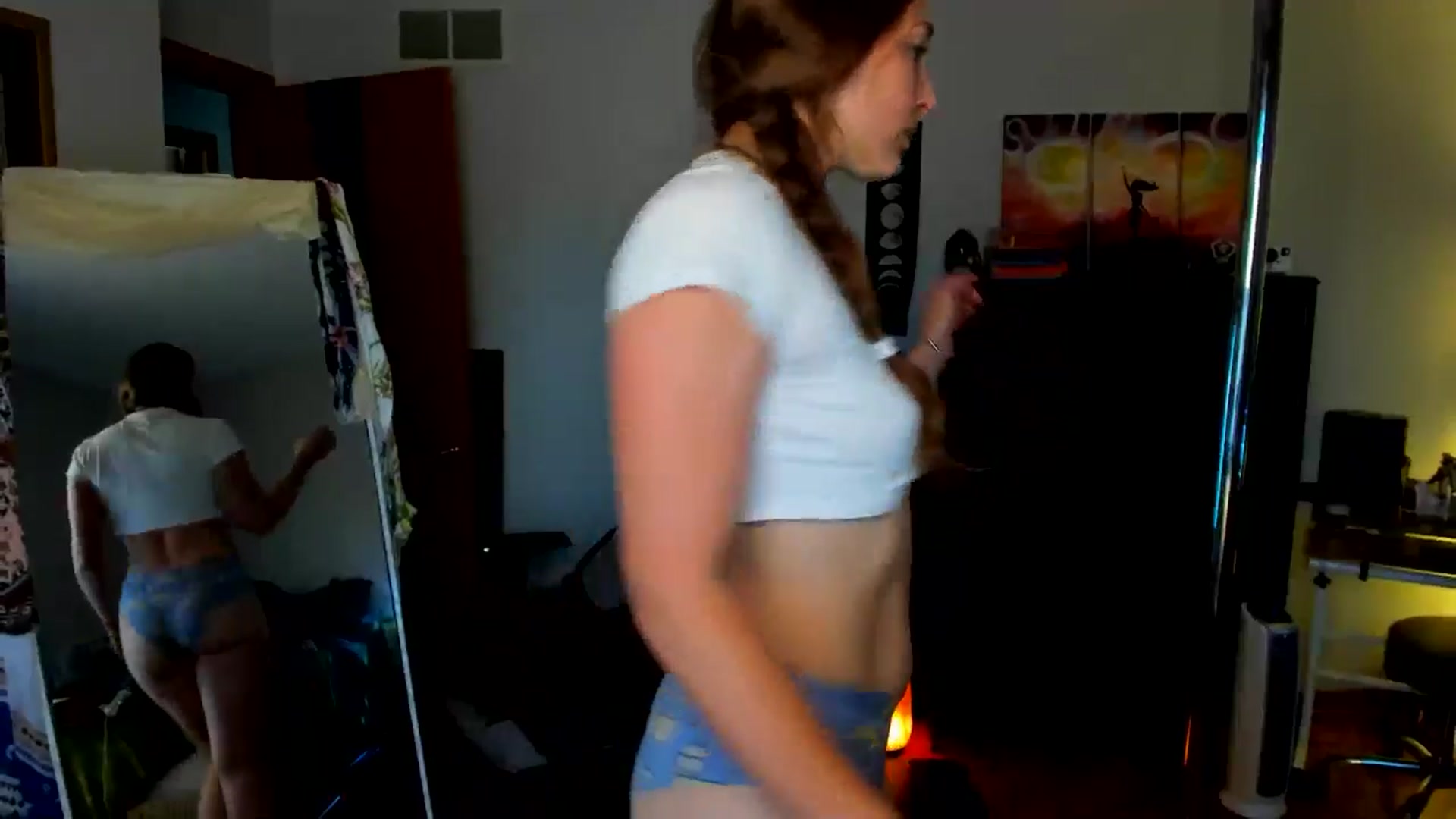 Gallery image thumbnail from She_is_Sam's myfreecams stream on, 09/04/2024, 17:41 image 5 of 20