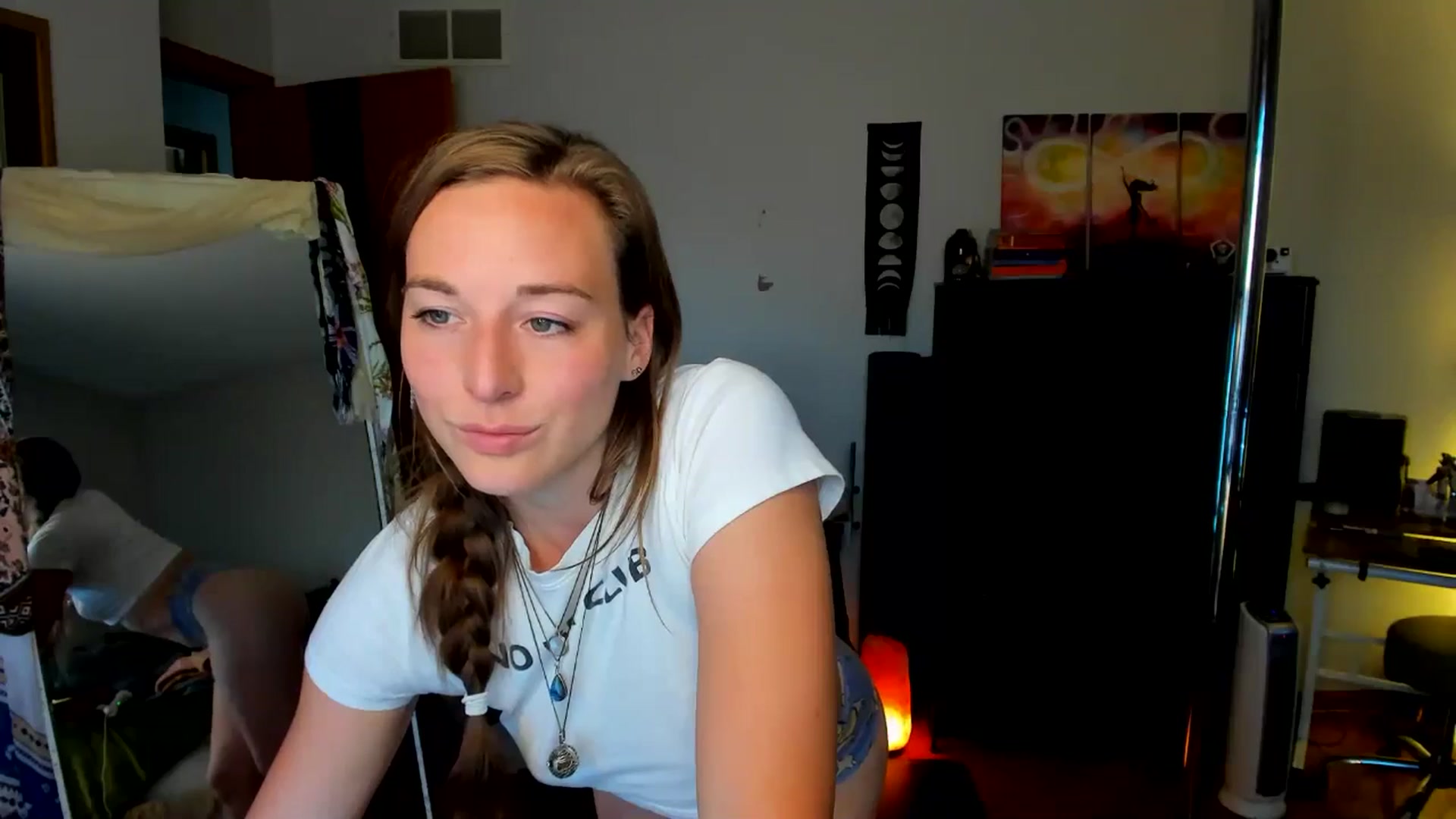 Gallery image thumbnail from She_is_Sam's myfreecams stream on, 09/04/2024, 17:41 image 8 of 20