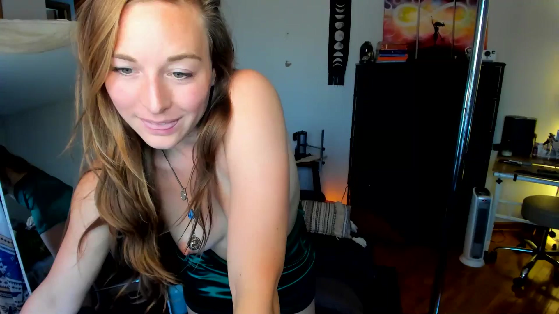Gallery image thumbnail from She_is_Sam's myfreecams stream on, 09/06/2024, 17:42 image 18 of 20