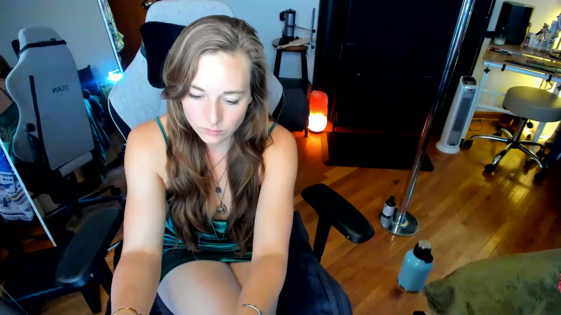 Gallery image thumbnail from She_is_Sam's myfreecams stream on, 09/06/2024, 19:00 image 2 of 20