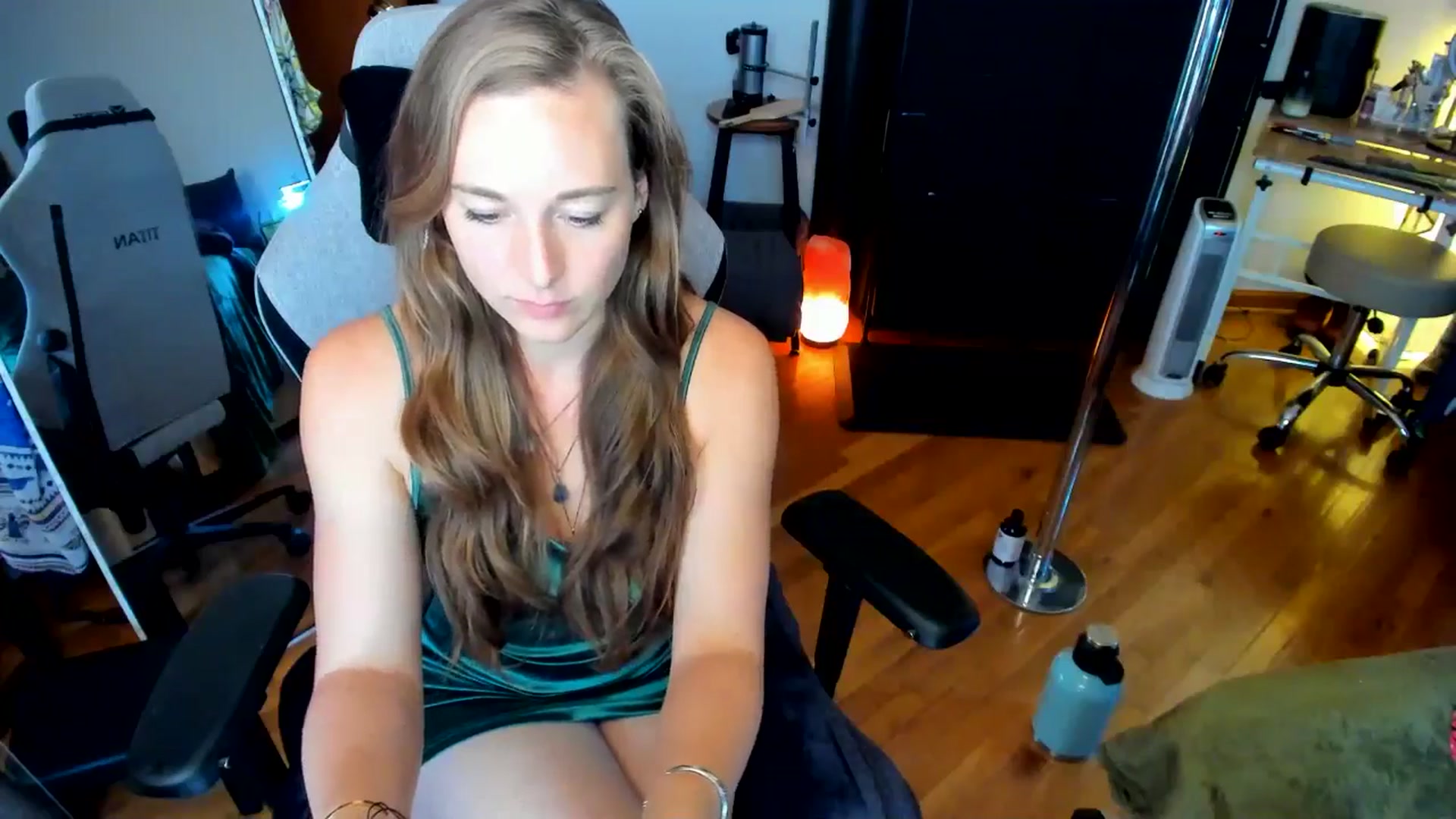 Gallery image thumbnail from She_is_Sam's myfreecams stream on, 09/06/2024, 19:00 image 6 of 20