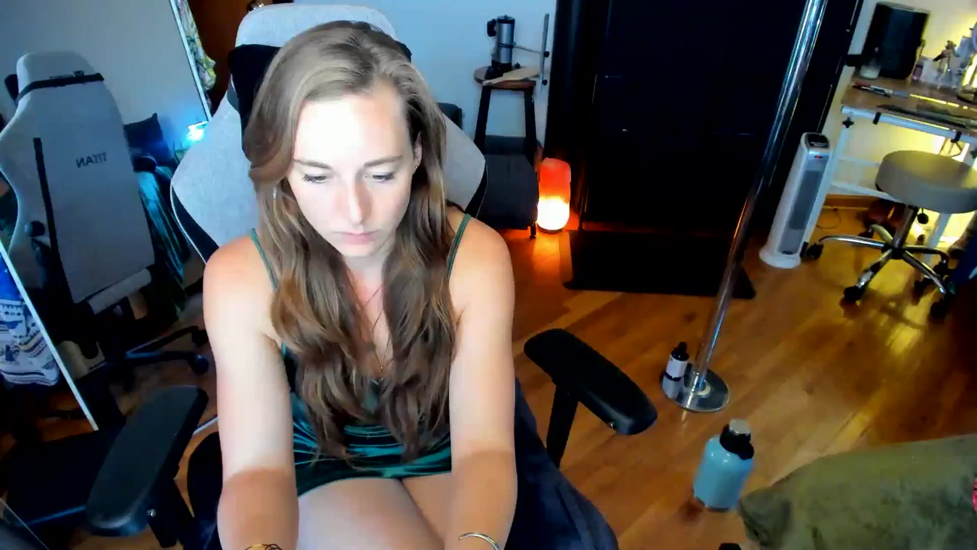 Gallery image thumbnail from She_is_Sam's myfreecams stream on, 09/06/2024, 19:00 image 4 of 20