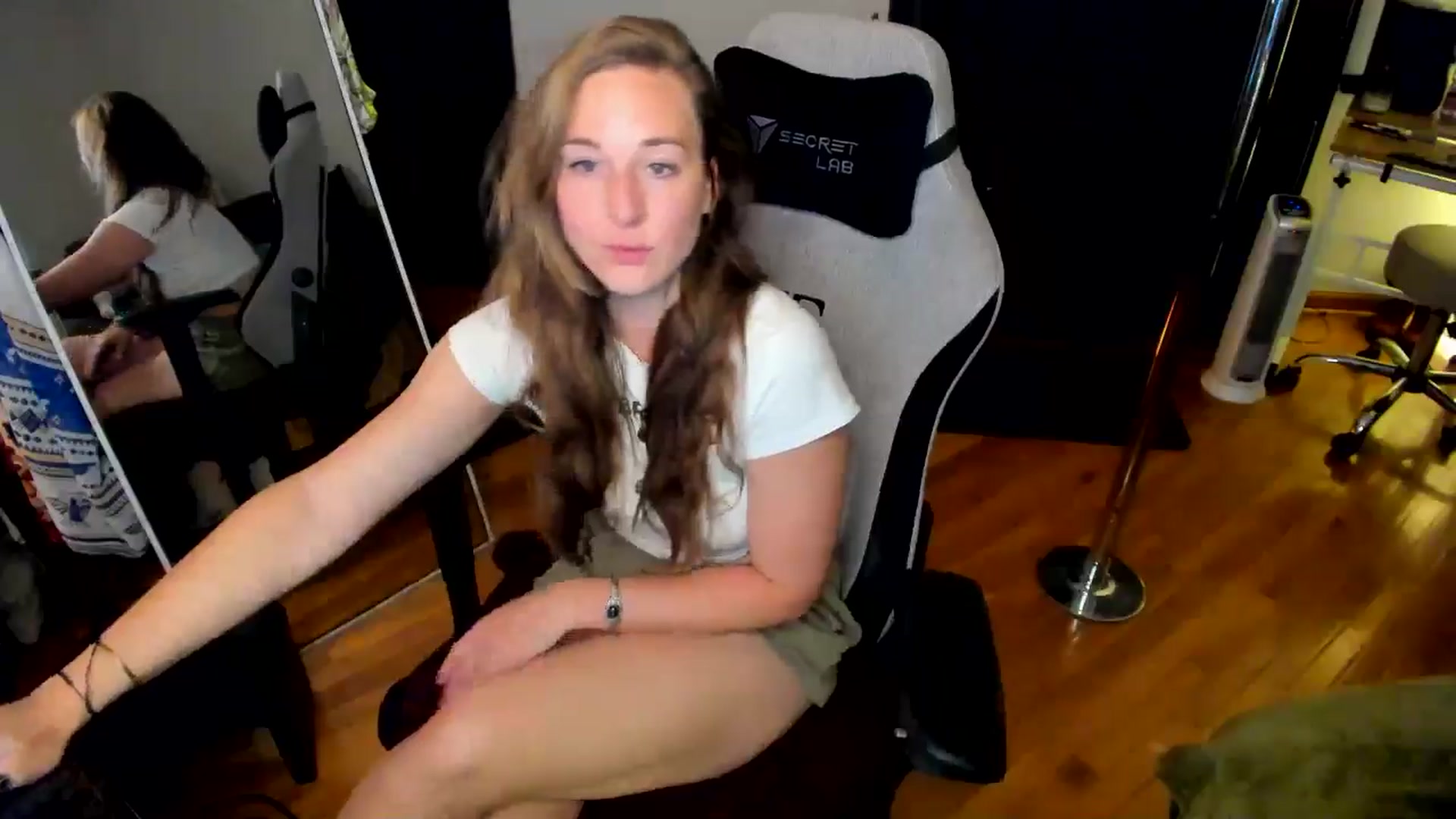 Gallery image thumbnail from She_is_Sam's myfreecams stream on, 09/07/2024, 04:05 image 20 of 20