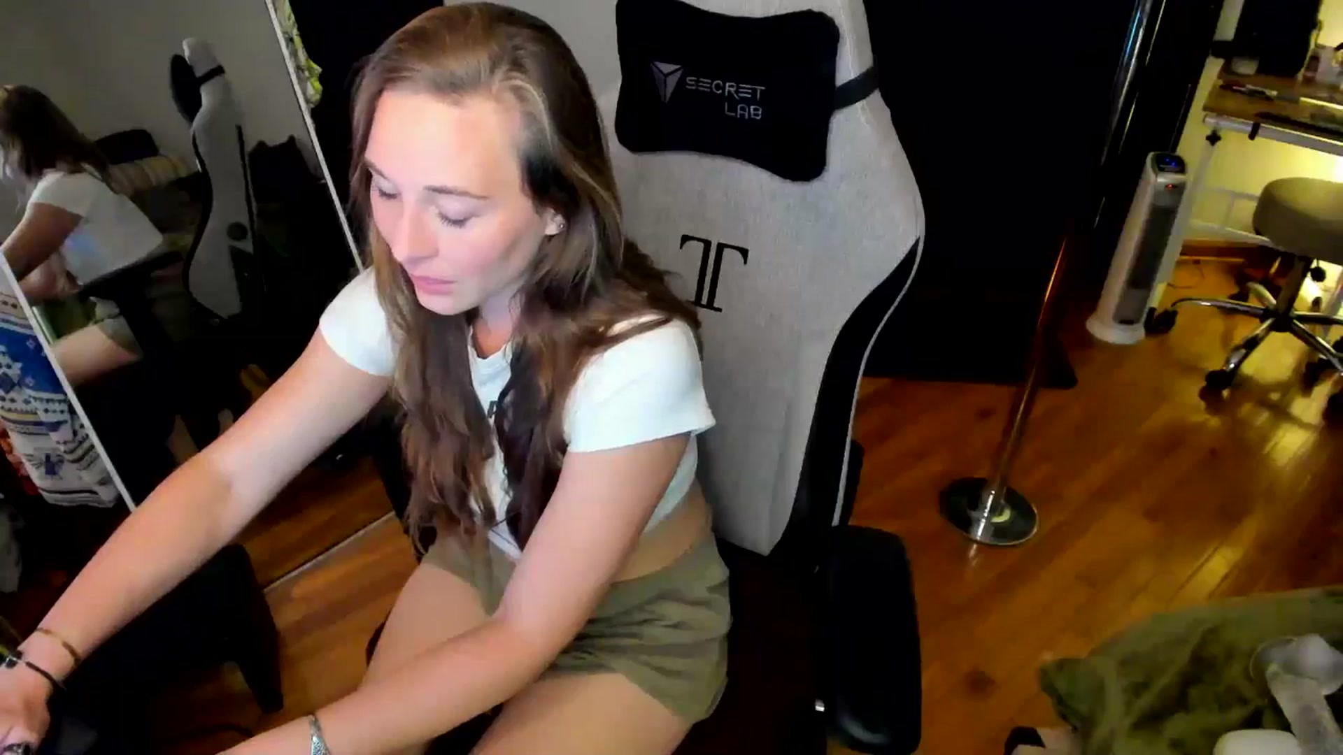 Gallery image thumbnail from She_is_Sam's myfreecams stream on, 09/07/2024, 05:59 image 10 of 20
