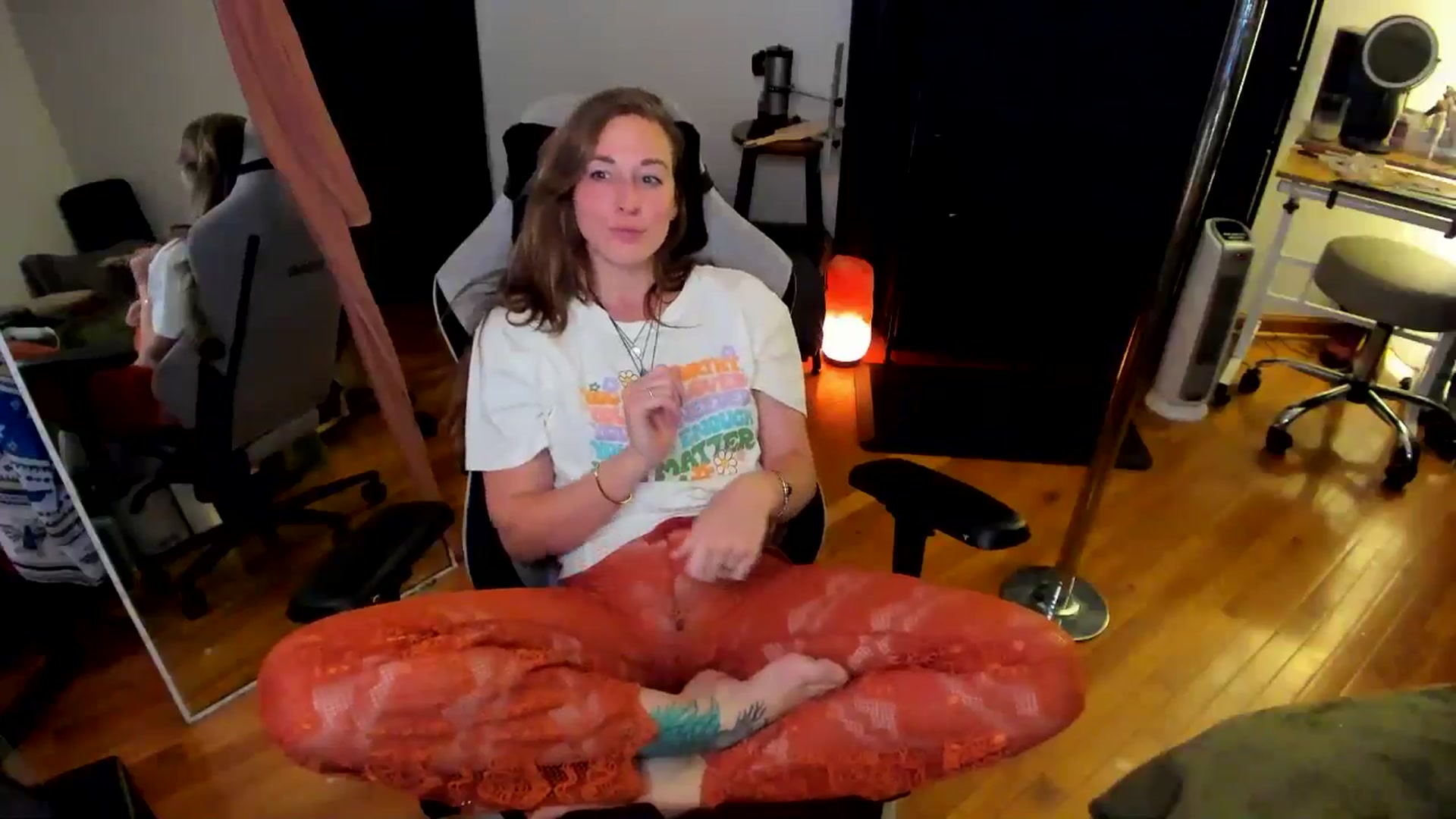 Gallery image thumbnail from She_is_Sam's myfreecams stream on, 09/08/2024, 04:38 image 10 of 20