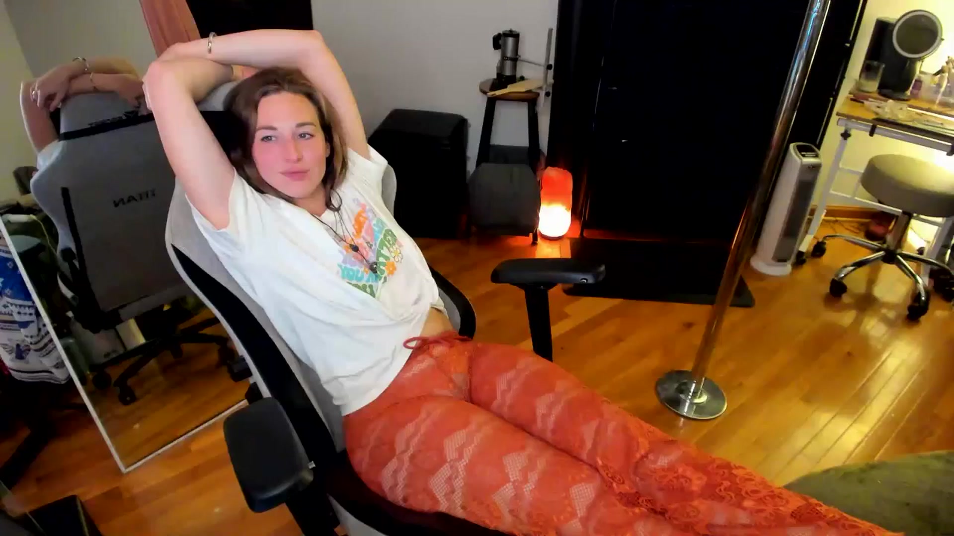 Gallery image thumbnail from She_is_Sam's myfreecams stream on, 09/08/2024, 04:38 image 3 of 20