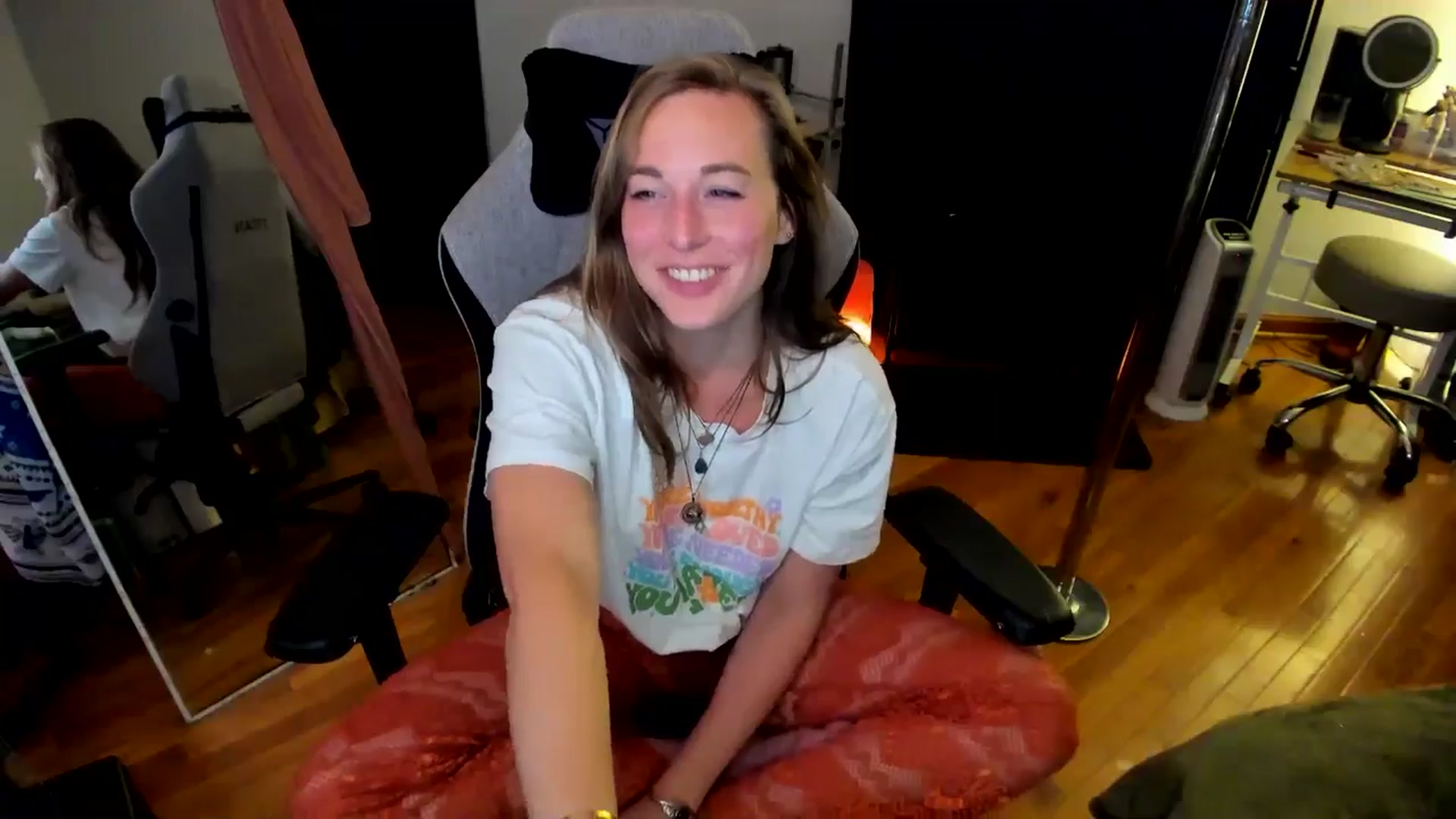 Gallery image thumbnail from She_is_Sam's myfreecams stream on, 09/08/2024, 04:38 image 18 of 20