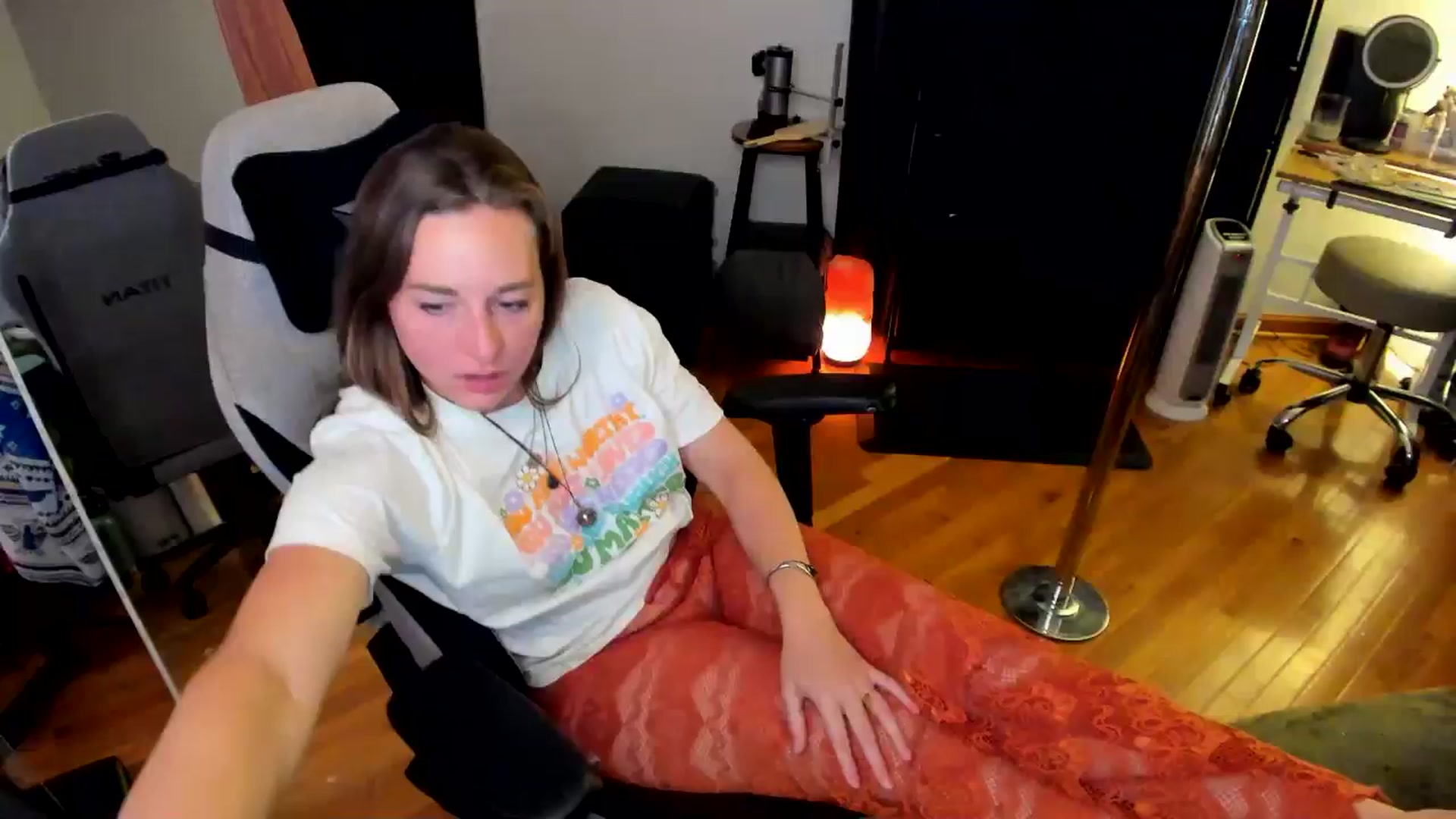 Gallery image thumbnail from She_is_Sam's myfreecams stream on, 09/08/2024, 04:38 image 6 of 20