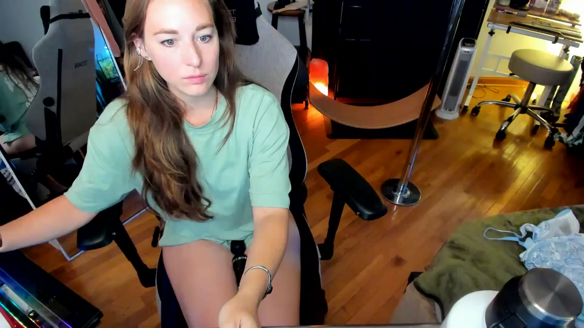 Gallery image thumbnail from She_is_Sam's myfreecams stream on, 09/23/2024, 14:42 image 16 of 20