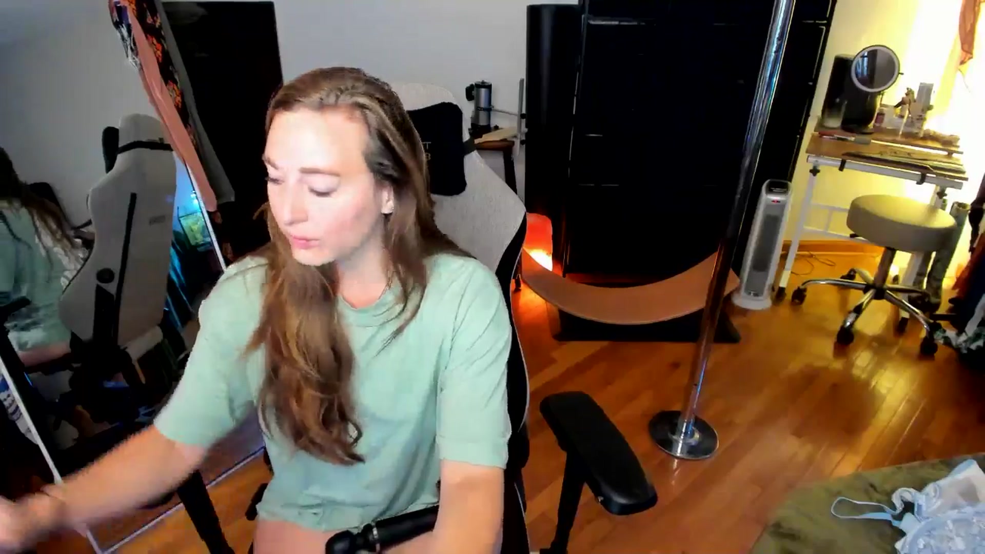 Gallery image thumbnail from She_is_Sam's myfreecams stream on, 09/23/2024, 14:42 image 15 of 20