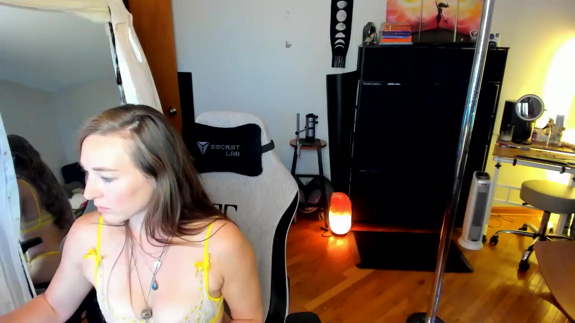 Gallery image thumbnail from She_is_Sam's myfreecams stream on, 09/25/2024, 19:02 image 15 of 20
