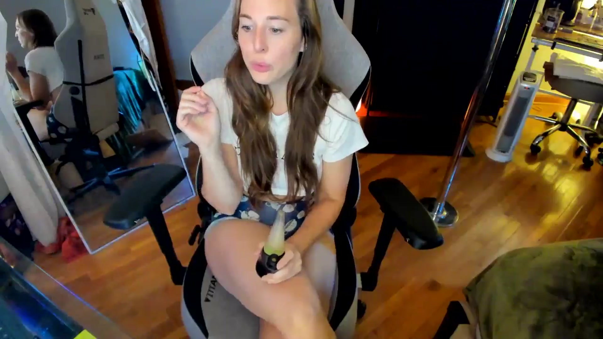 Gallery image thumbnail from She_is_Sam's myfreecams stream on, 10/02/2024, 14:28 image 3 of 20