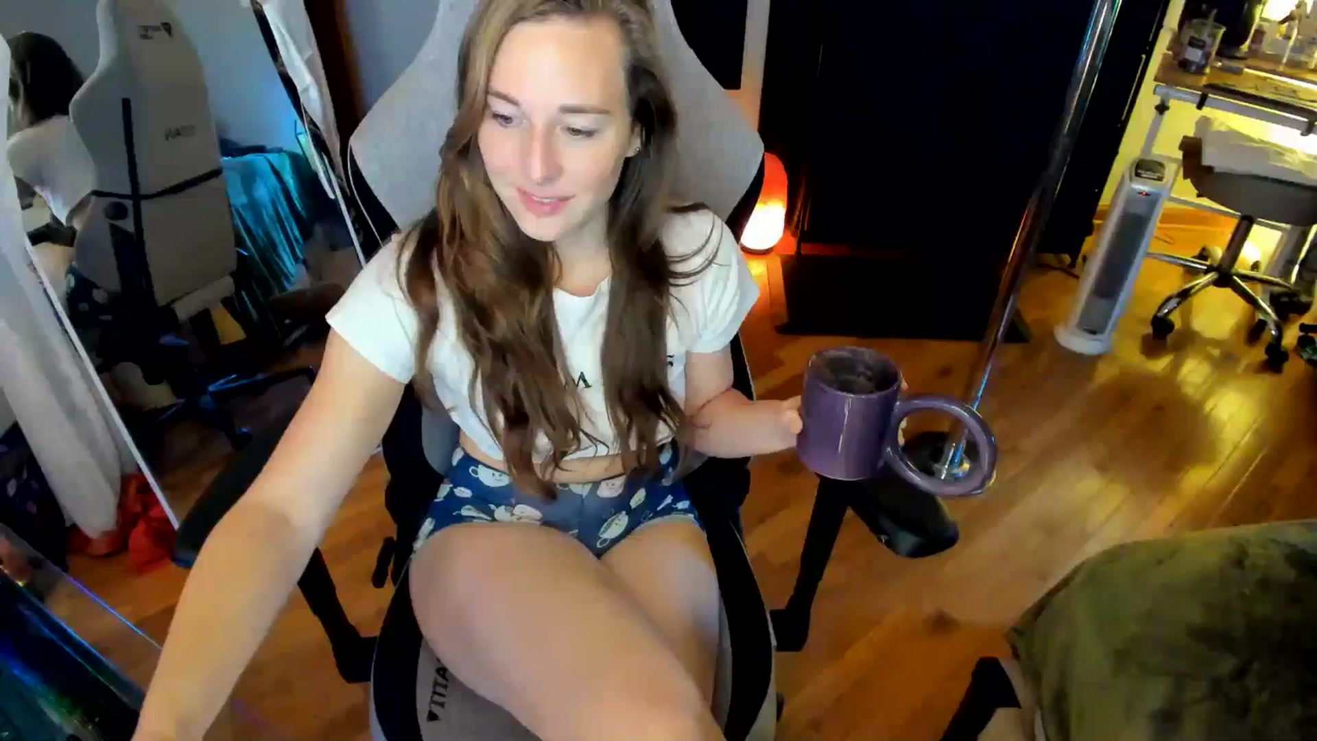 Gallery image thumbnail from She_is_Sam's myfreecams stream on, 10/02/2024, 14:28 image 6 of 20