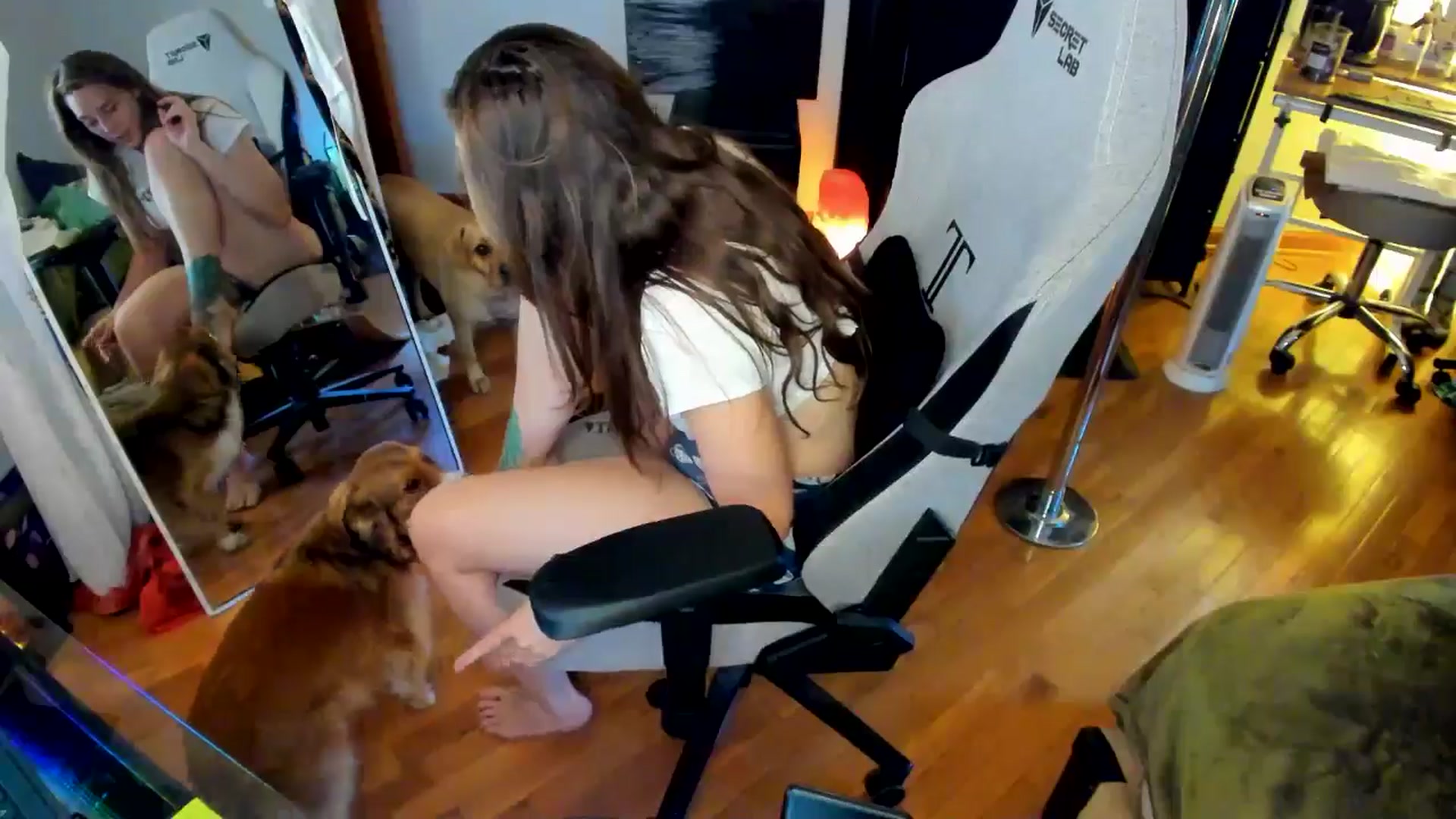 Gallery image thumbnail from She_is_Sam's myfreecams stream on, 10/02/2024, 14:28 image 17 of 20