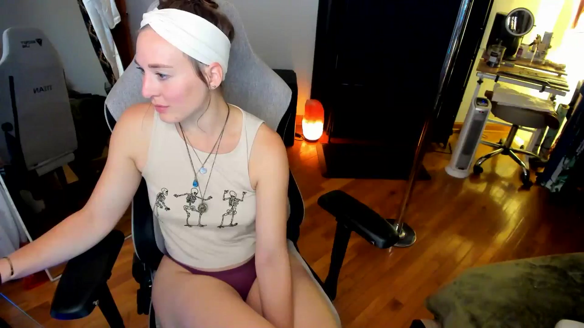 Gallery image thumbnail from She_is_Sam's myfreecams stream on, 10/02/2024, 18:07 image 11 of 20