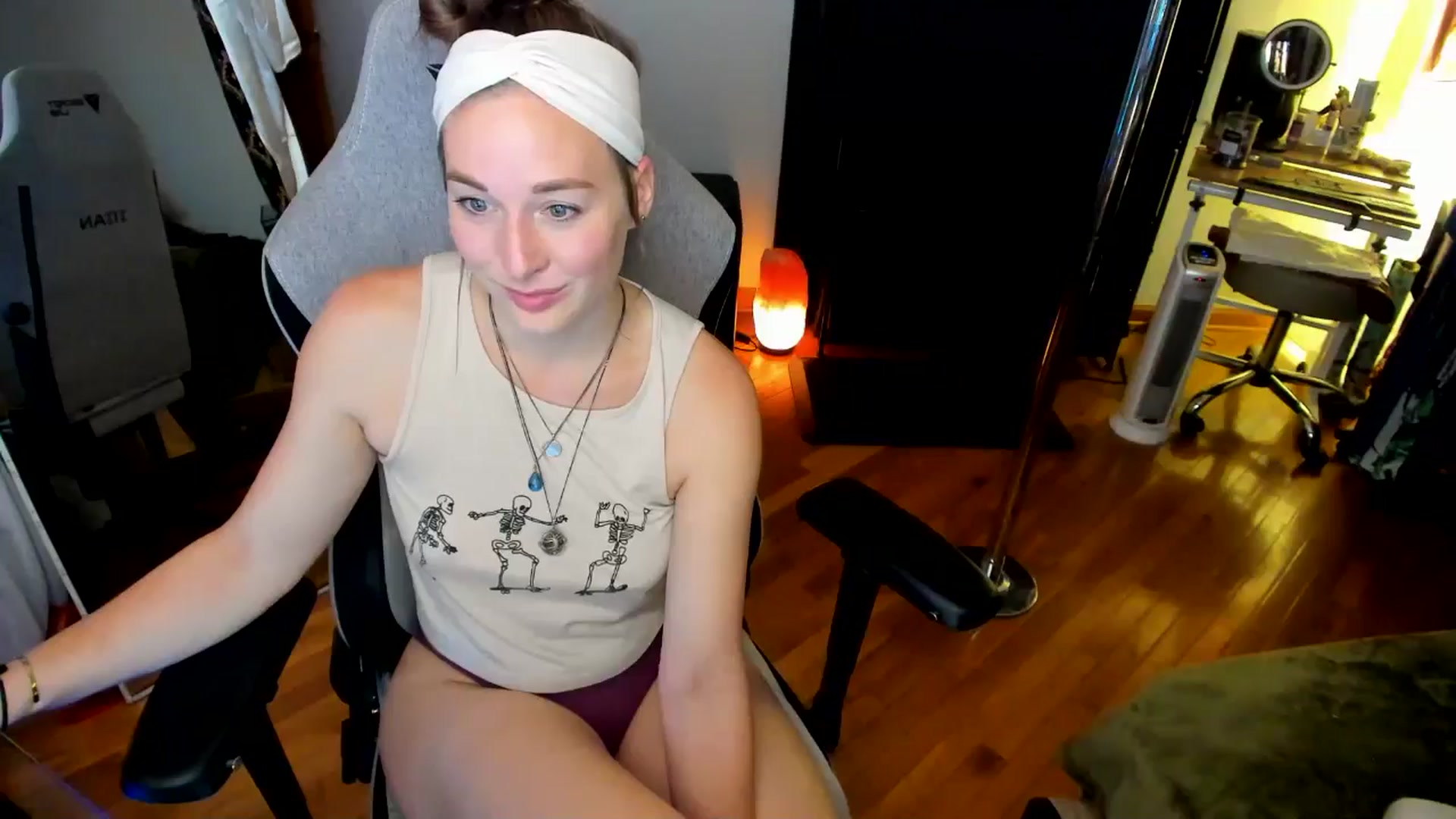 Gallery image thumbnail from She_is_Sam's myfreecams stream on, 10/02/2024, 18:07 image 10 of 20