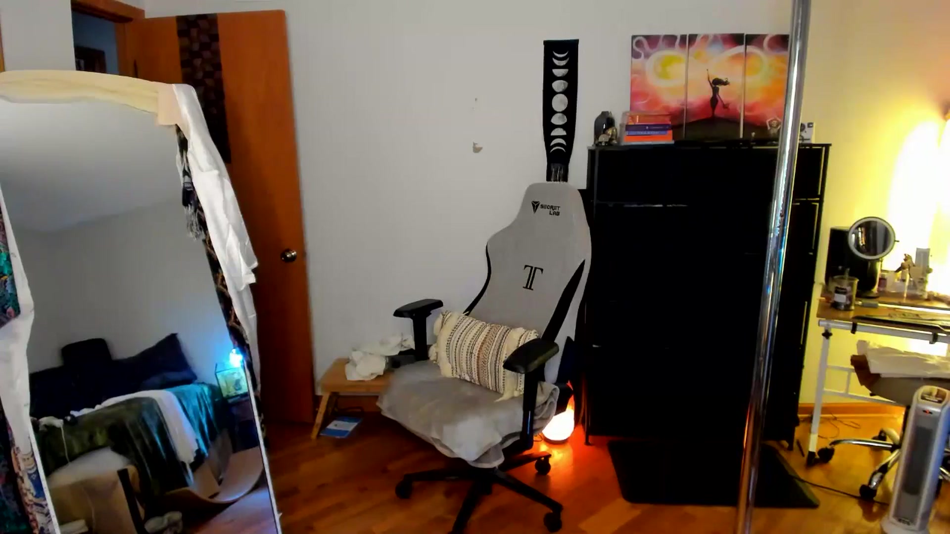 Gallery image thumbnail from She_is_Sam's myfreecams stream on, 10/04/2024, 15:22 image 9 of 20