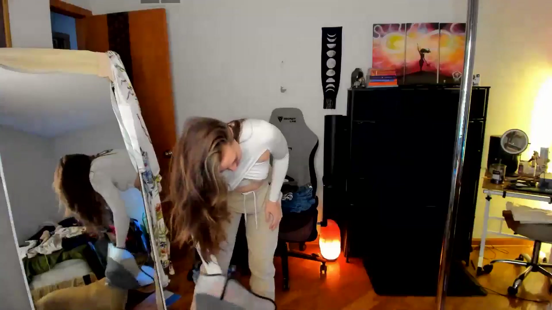 Gallery image thumbnail from She_is_Sam's myfreecams stream on, 10/15/2024, 16:23 image 8 of 20