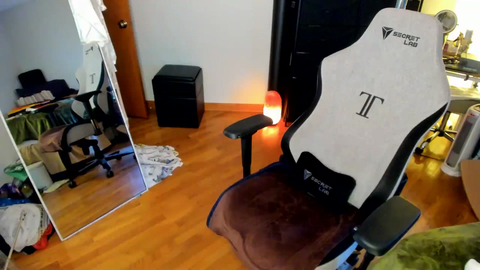 Gallery image thumbnail from She_is_Sam's myfreecams stream on, 10/18/2024, 20:29 image 9 of 20