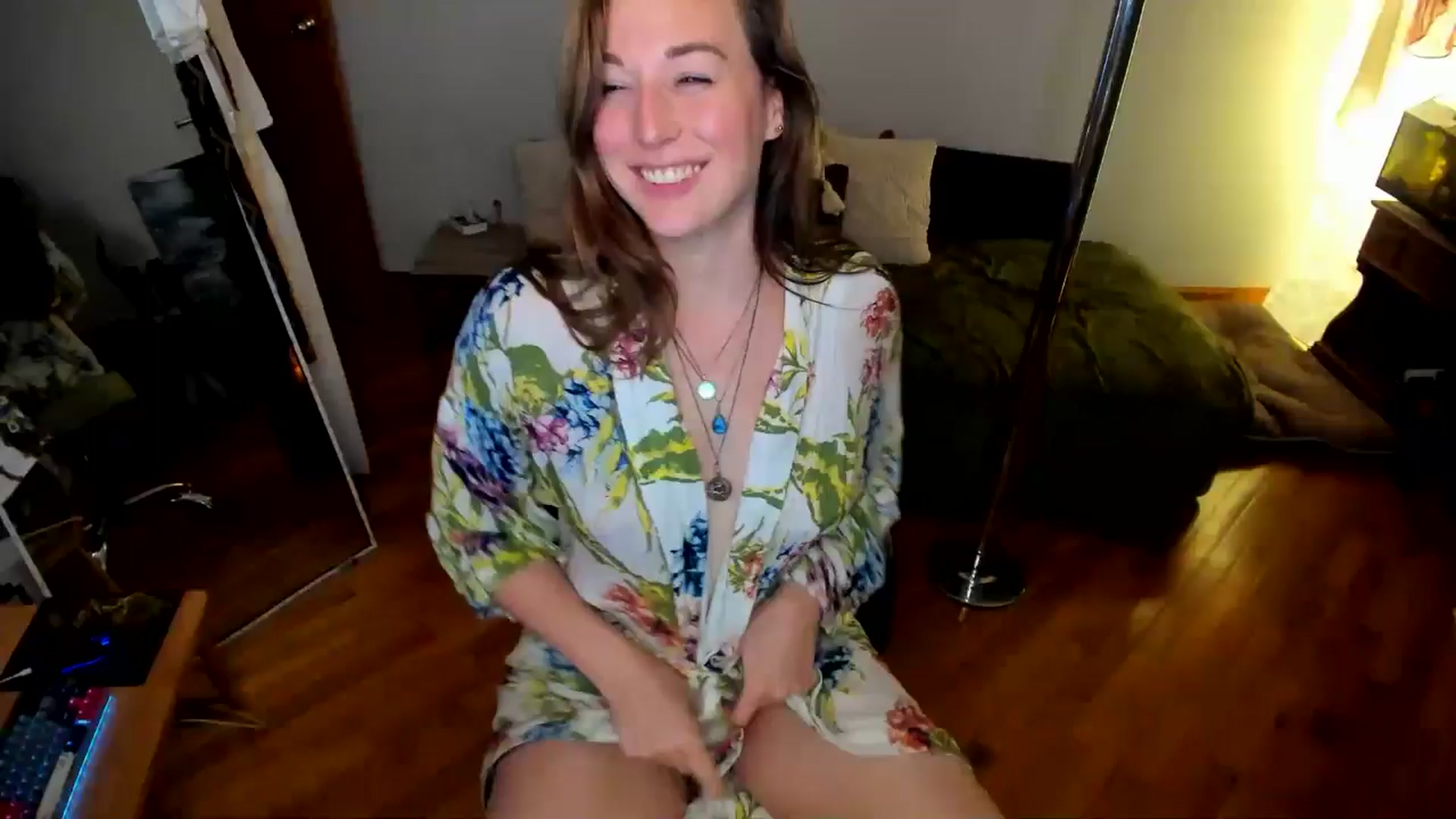 Gallery image thumbnail from She_is_Sam's myfreecams stream on, 11/05/2024, 20:03 image 1 of 20