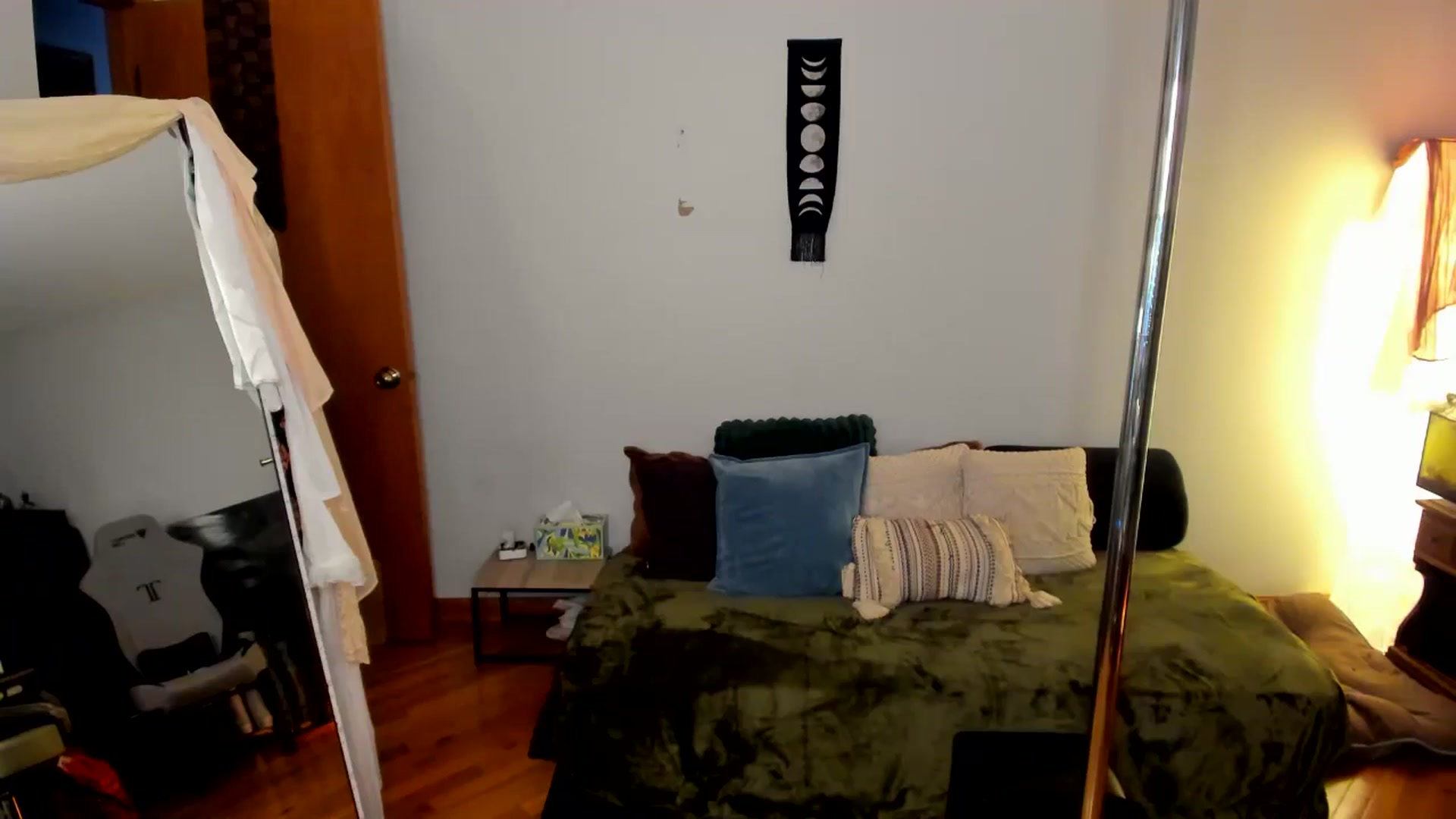 Gallery image thumbnail from She_is_Sam's myfreecams stream on, 11/15/2024, 18:48 image 3 of 20