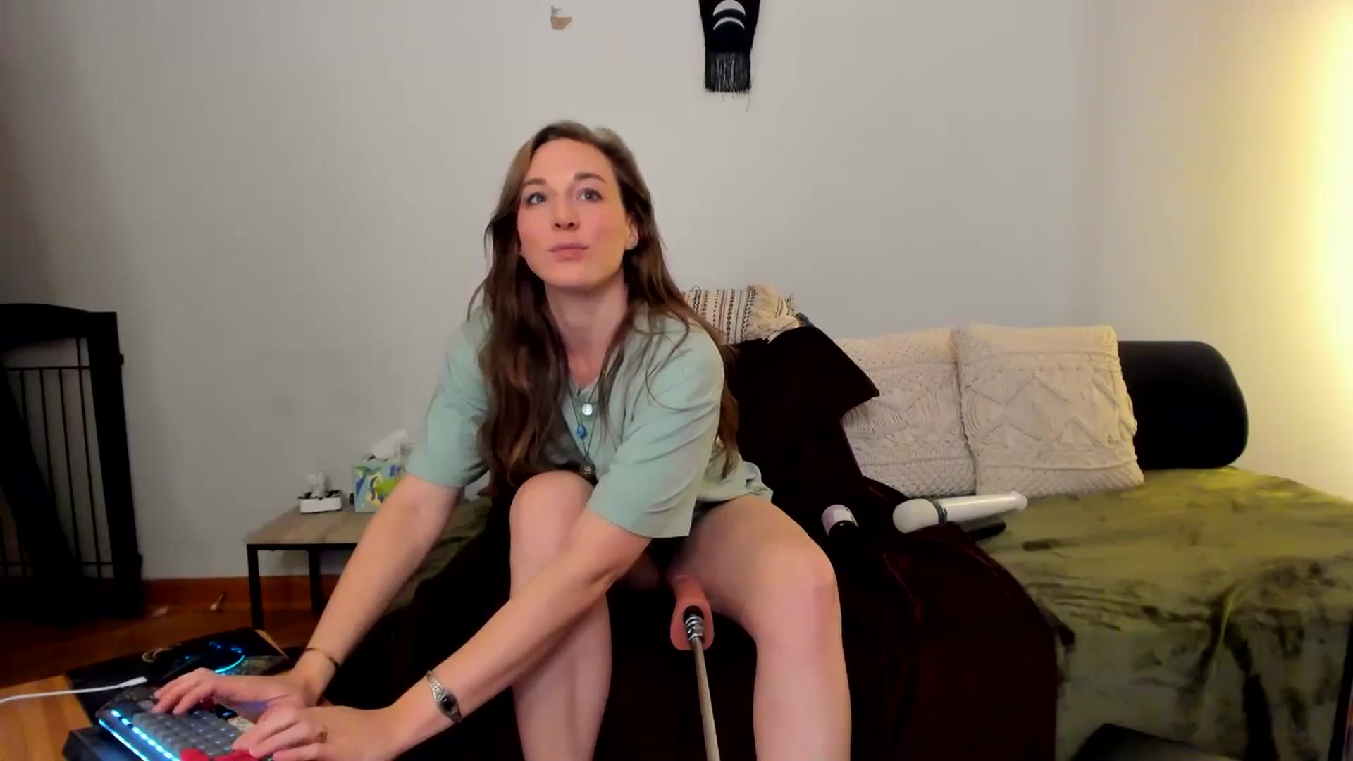 Gallery image thumbnail from She_is_Sam's myfreecams stream on, 11/15/2024, 20:00 image 17 of 20
