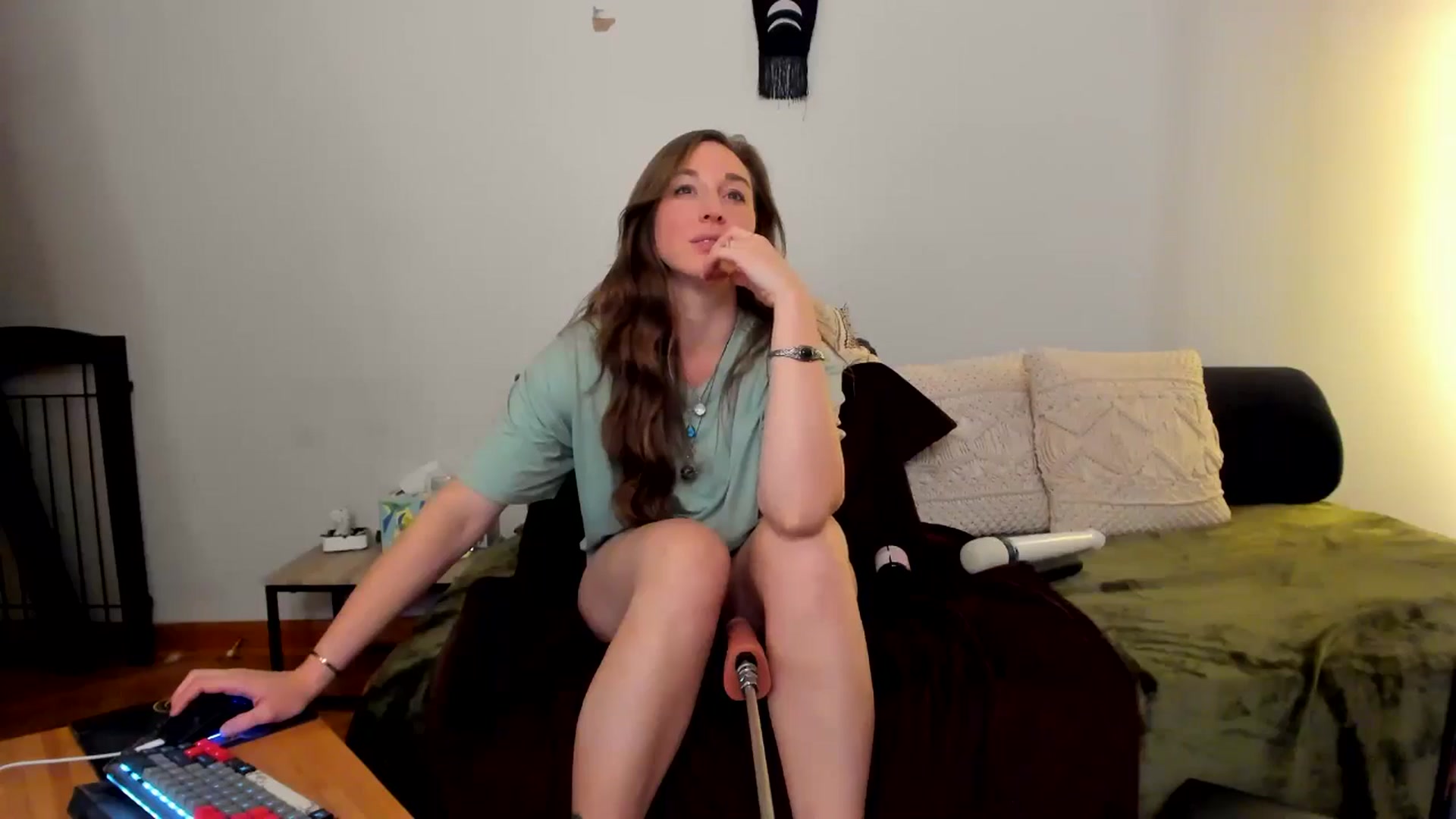 Gallery image thumbnail from She_is_Sam's myfreecams stream on, 11/15/2024, 20:00 image 19 of 20