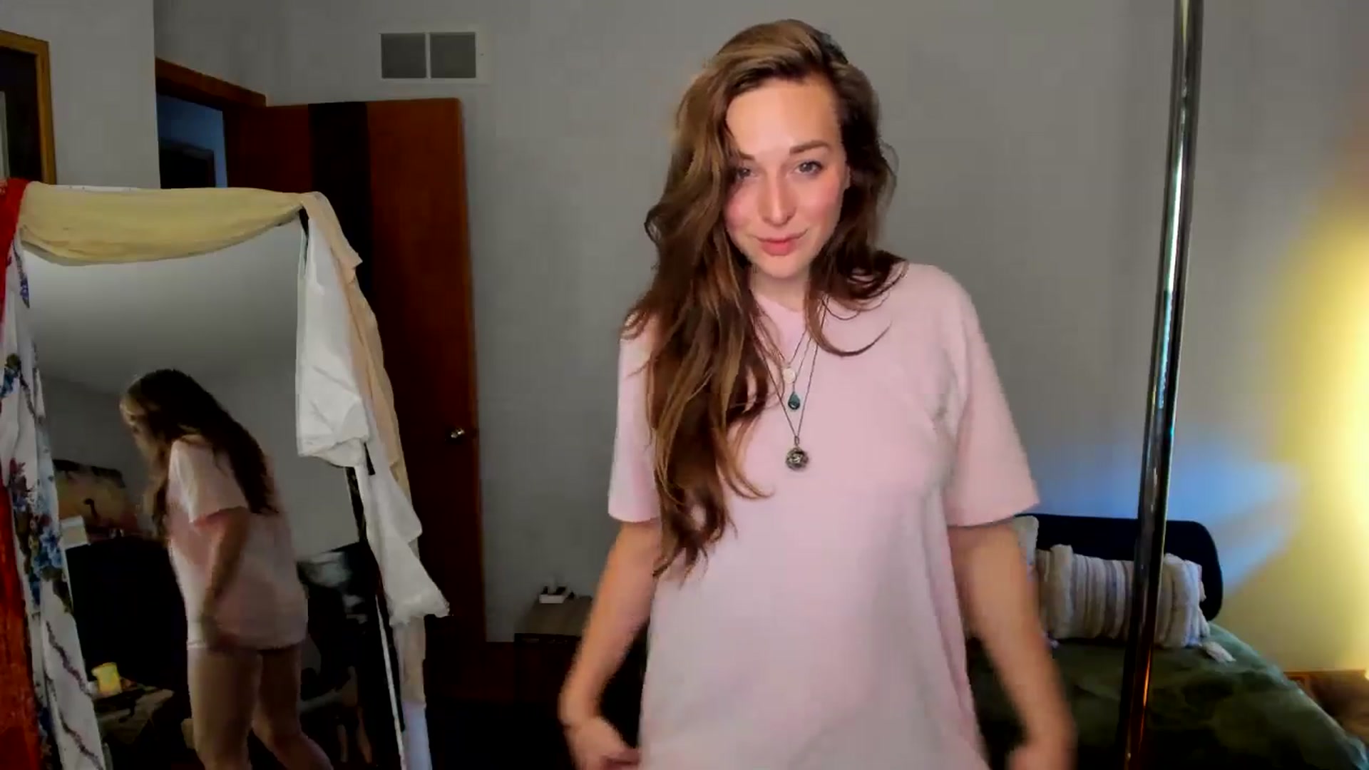 Gallery image thumbnail from She_is_Sam's myfreecams stream on, 11/19/2024, 18:07 image 13 of 20