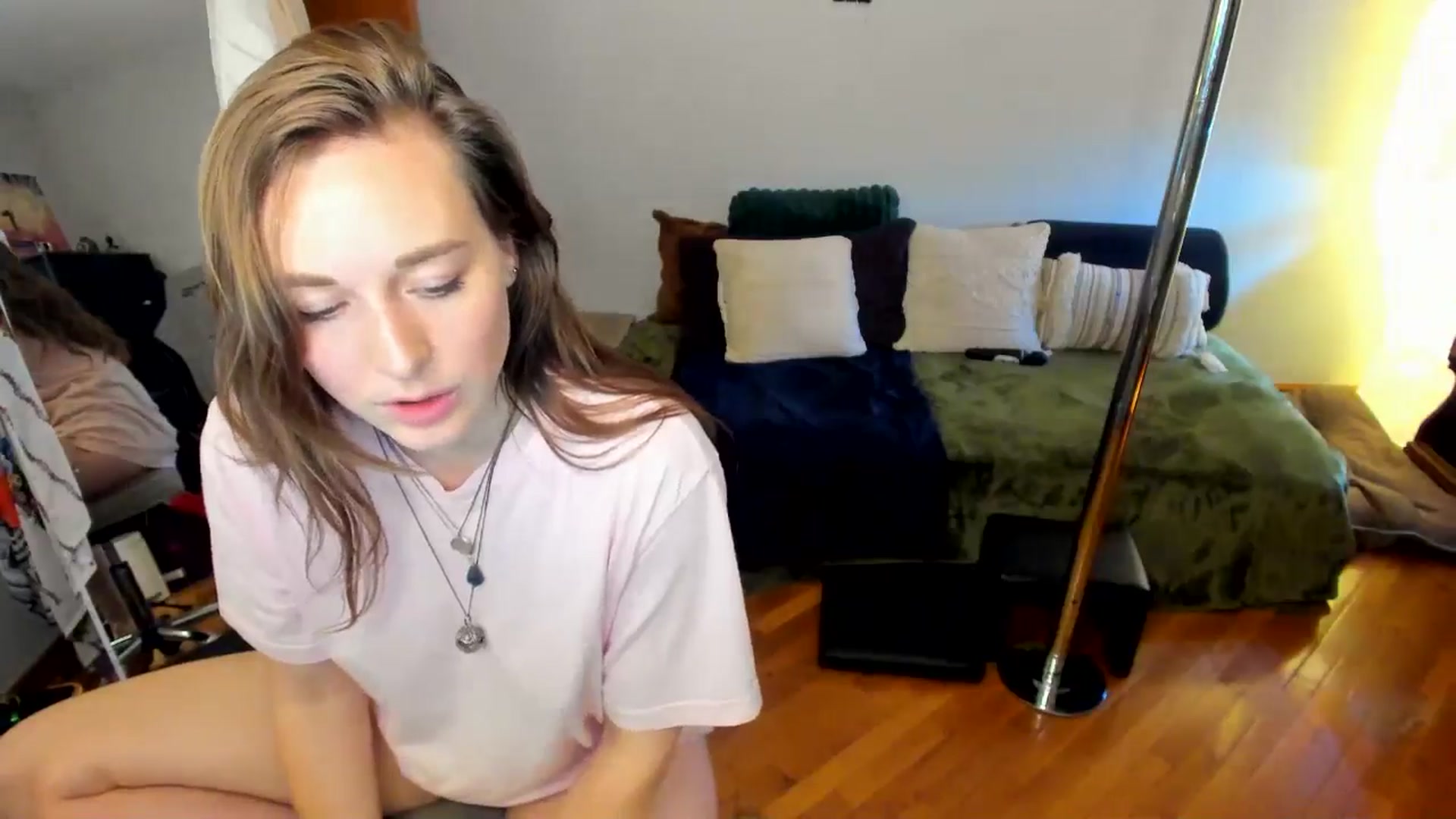 Gallery image thumbnail from She_is_Sam's myfreecams stream on, 11/19/2024, 18:07 image 9 of 20