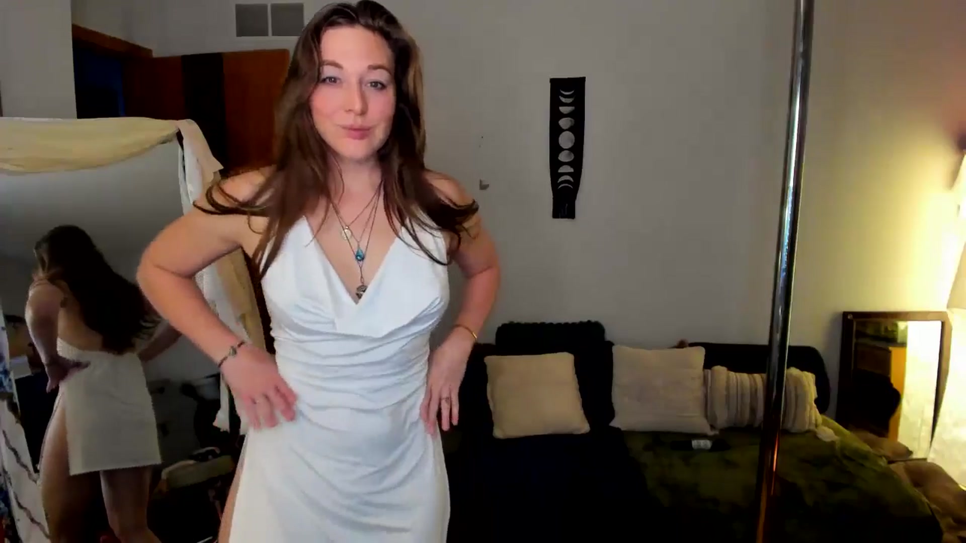 Gallery image thumbnail from She_is_Sam's myfreecams stream on, 11/20/2024, 15:52 image 4 of 20