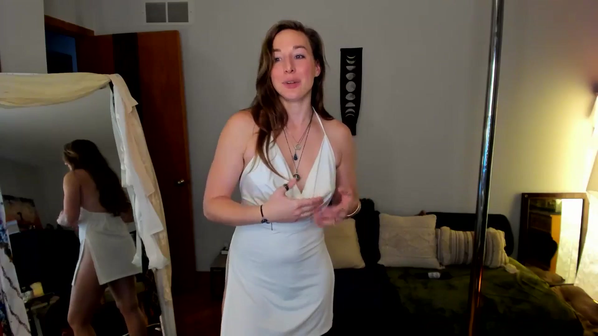 Gallery image thumbnail from She_is_Sam's myfreecams stream on, 11/20/2024, 15:52 image 6 of 20