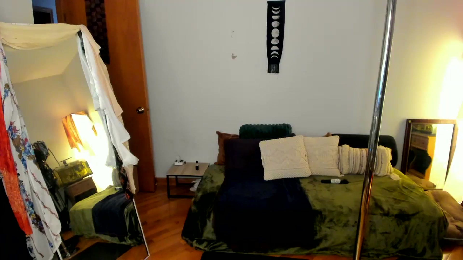 Gallery image thumbnail from She_is_Sam's myfreecams stream on, 11/20/2024, 15:52 image 20 of 20