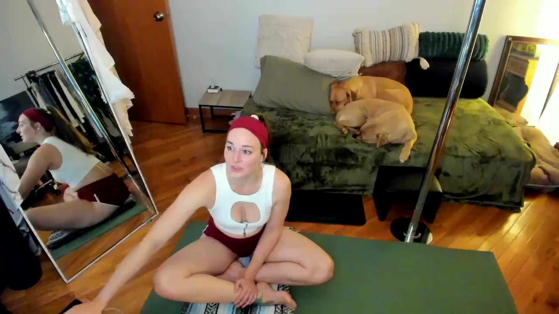 Gallery image thumbnail from She_is_Sam's myfreecams stream on, 11/20/2024, 18:58 image 16 of 20