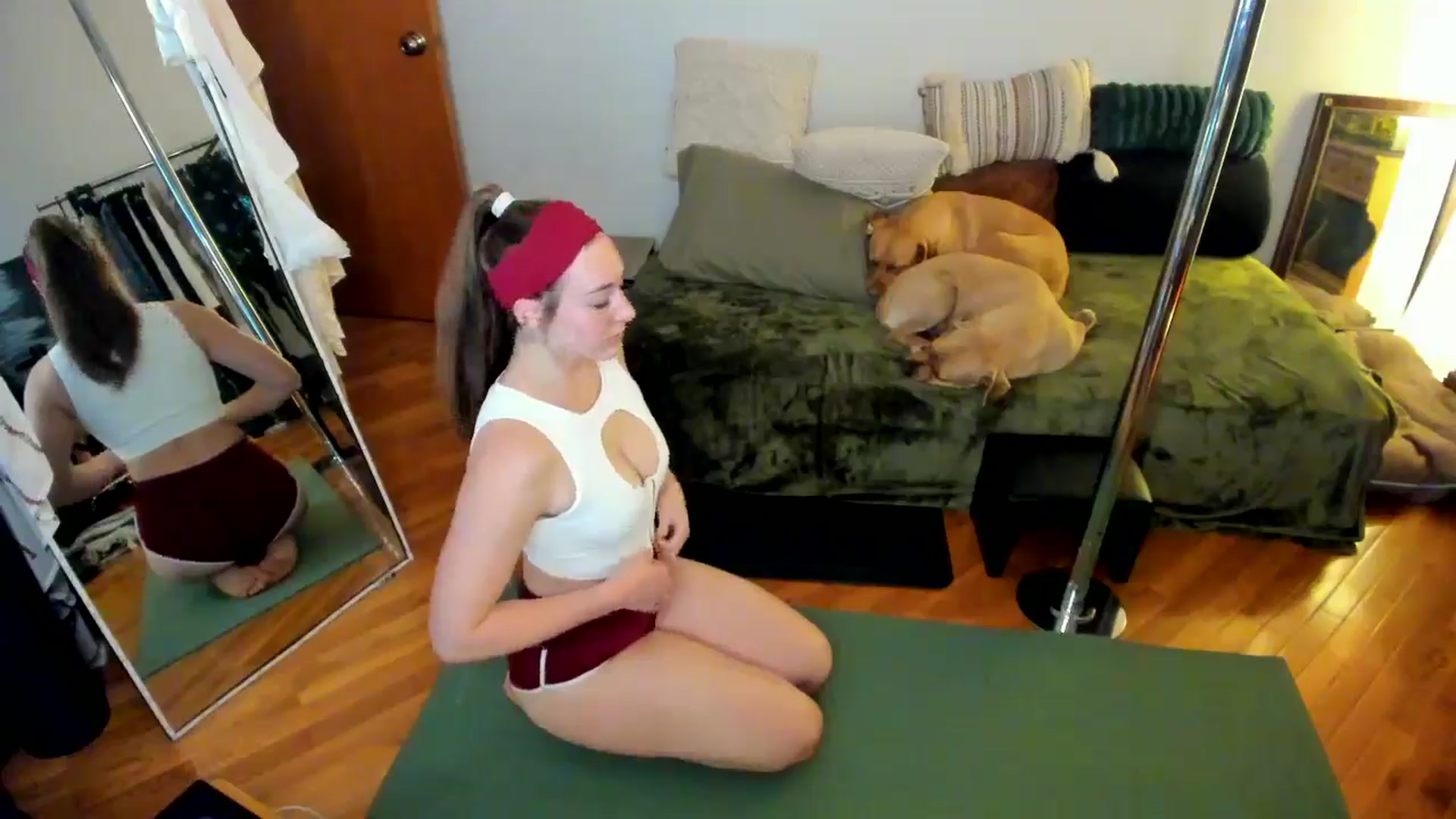Gallery image thumbnail from She_is_Sam's myfreecams stream on, 11/20/2024, 18:58 image 3 of 20