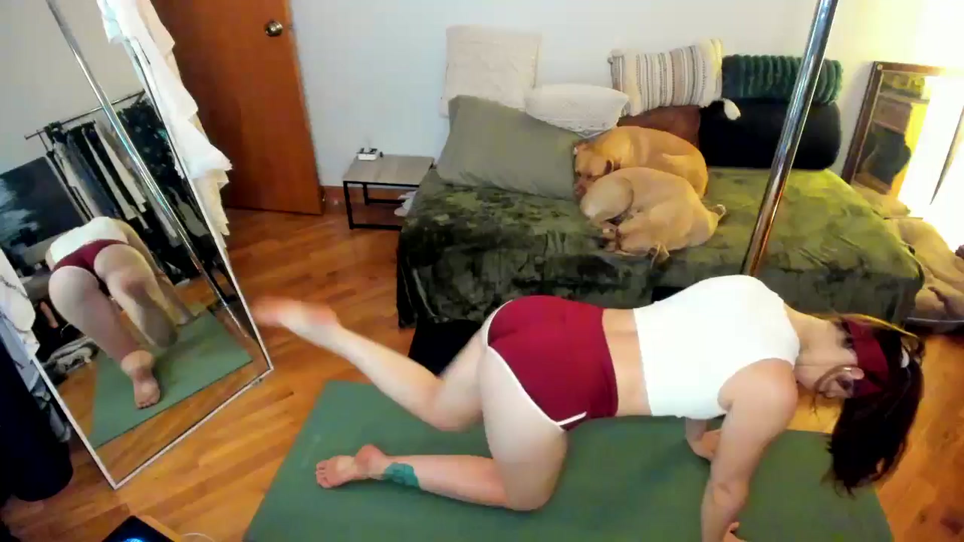 Gallery image thumbnail from She_is_Sam's myfreecams stream on, 11/20/2024, 18:58 image 1 of 20