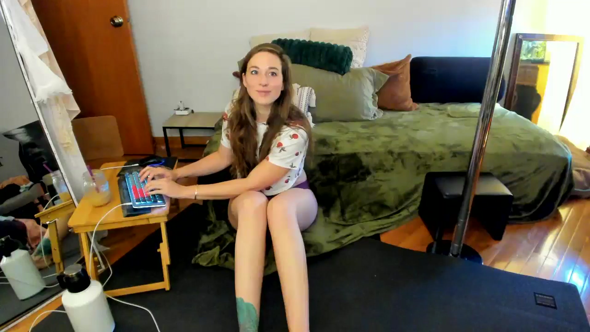 Gallery image thumbnail from She_is_Sam's myfreecams stream on, 11/22/2024, 17:11 image 6 of 20